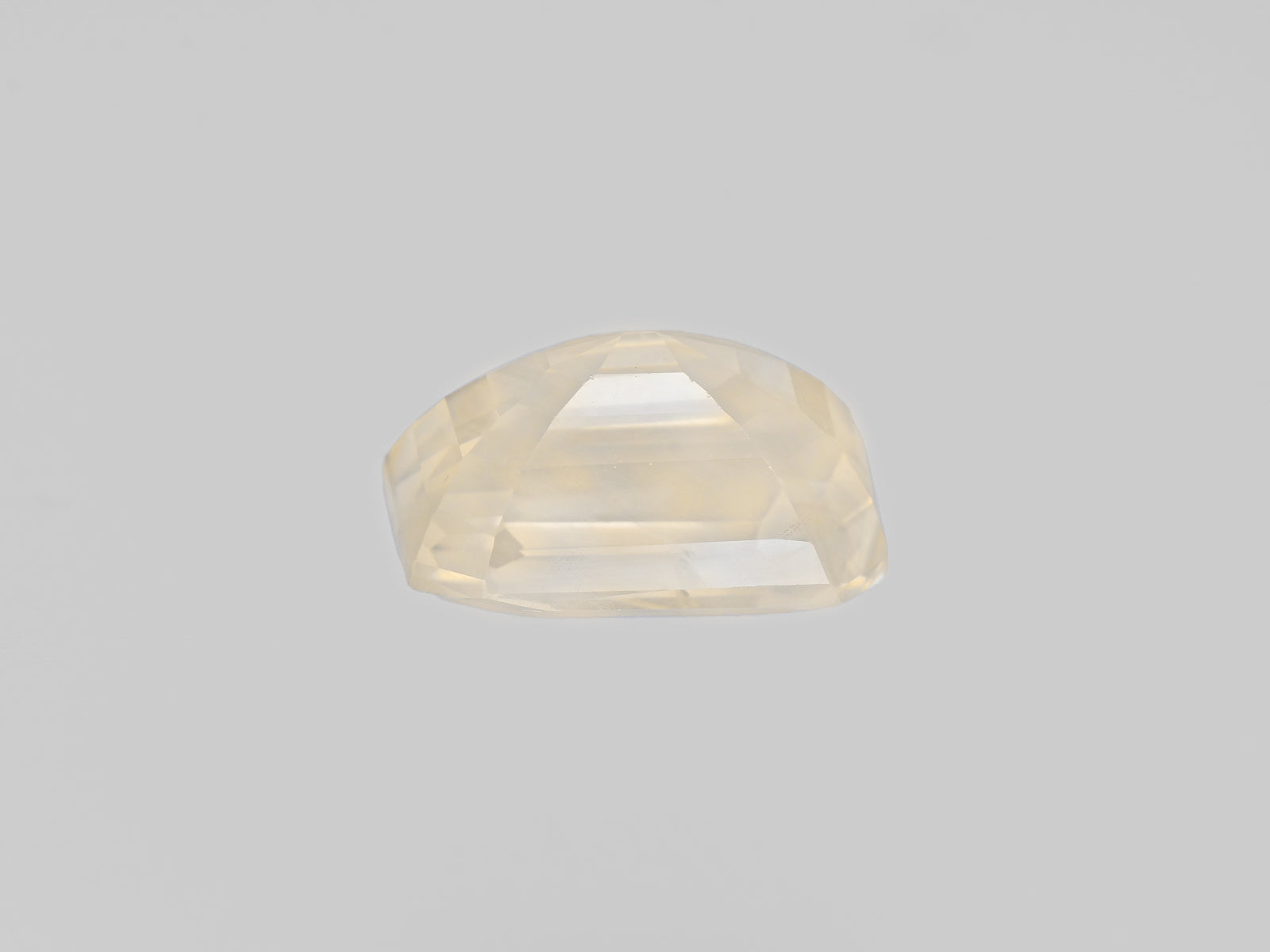 8801735-octagonal-very-light-yellow-aigs-sri-lanka-natural-yellow-sapphire-5.13-ct