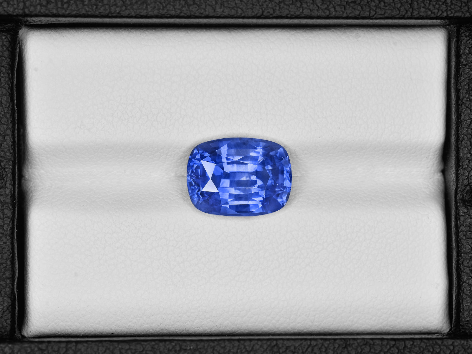 8802071-cushion-velvety-cornflower-blue-grs-sri-lanka-natural-blue-sapphire-5.46-ct