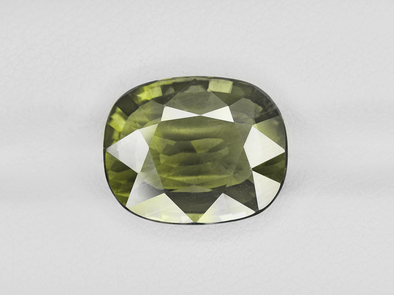 8801743-oval-deep-yellowish-green-aigs-tanzania-natural-other-fancy-sapphire-10.13-ct