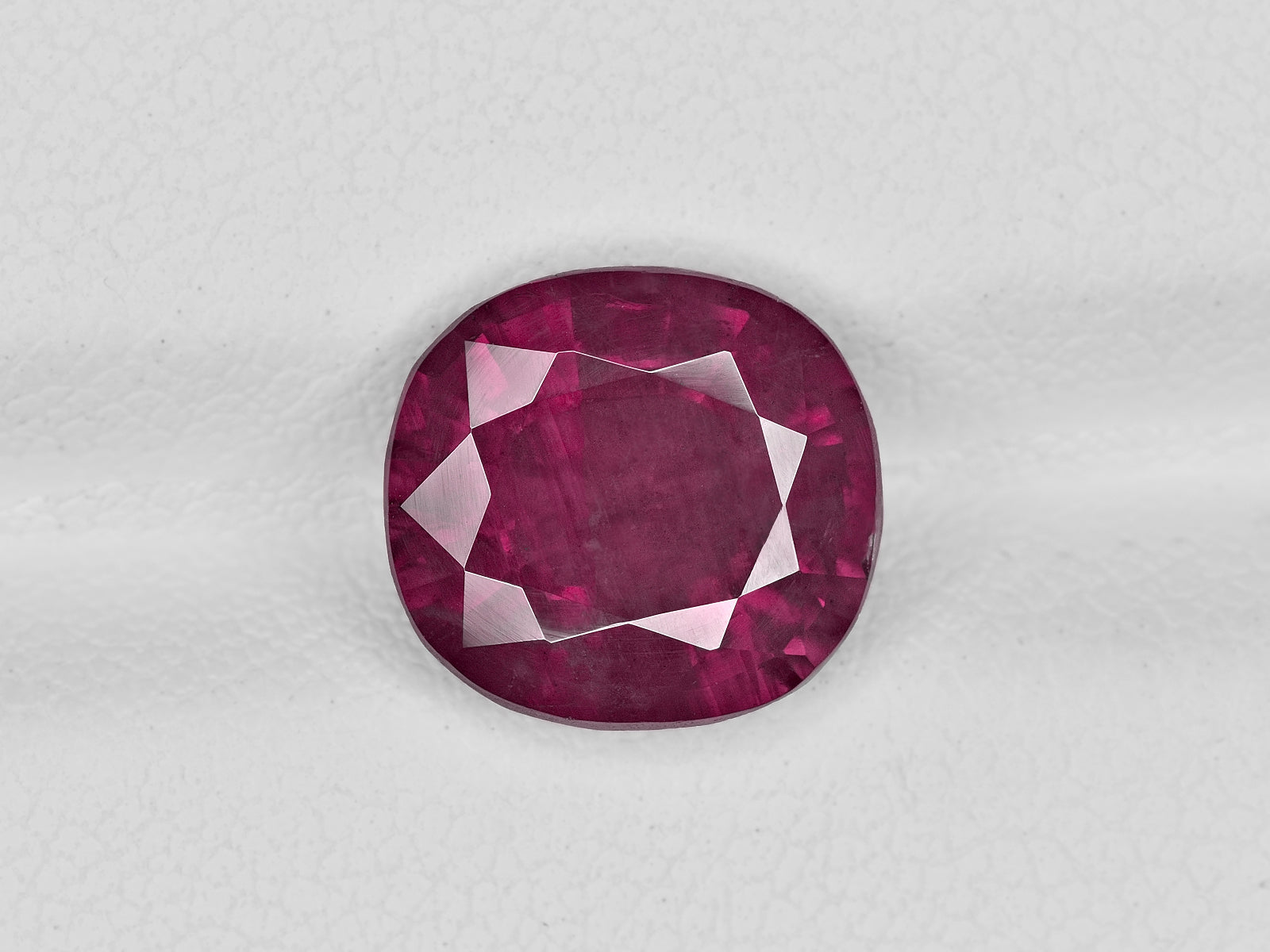 8801744-cushion-rich-velvety-purplish-pink-gia-kashmir-natural-pink-sapphire-4.03-ct