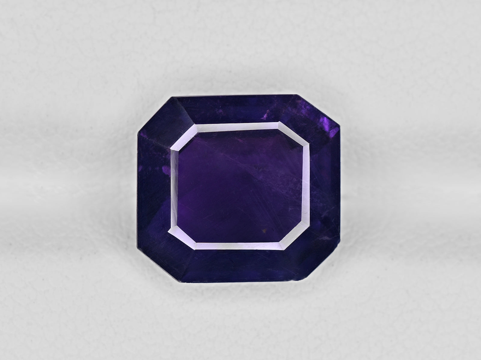 8801745-octagonal-intense-bluish-purple-gia-kashmir-natural-other-fancy-sapphire-6.56-ct