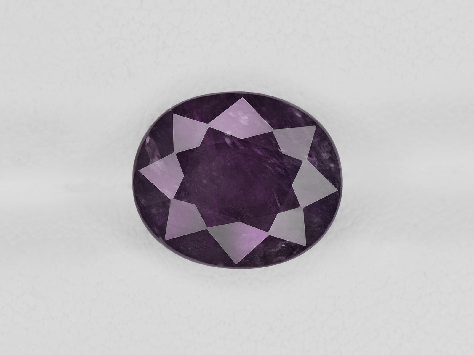 8801747-oval-deep-greyish-violet-changing-to-reddish-purple-grs-kashmir-natural-color-change-sapphire-5.23-ct