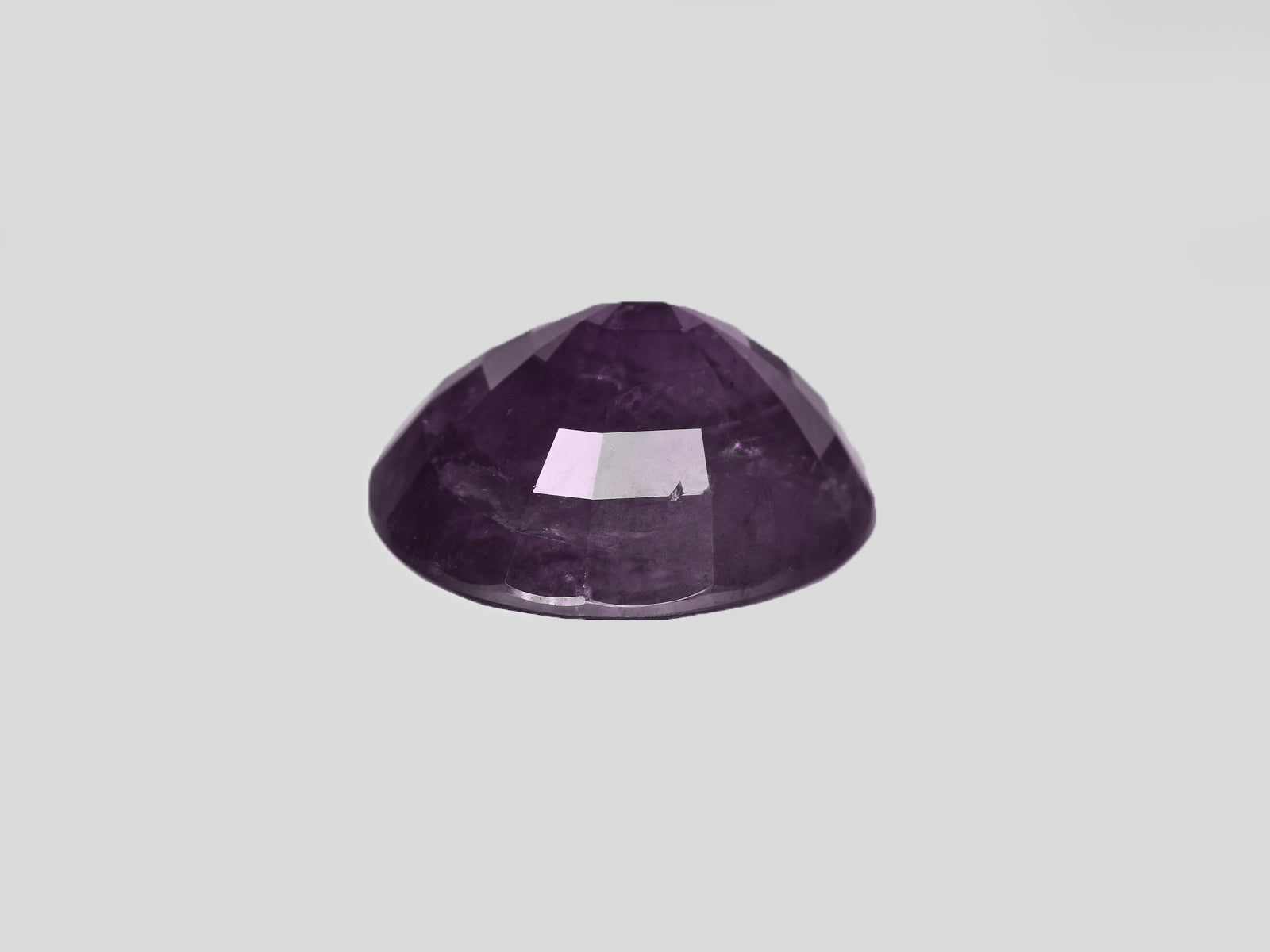 8801747-oval-deep-greyish-violet-changing-to-reddish-purple-grs-kashmir-natural-color-change-sapphire-5.23-ct