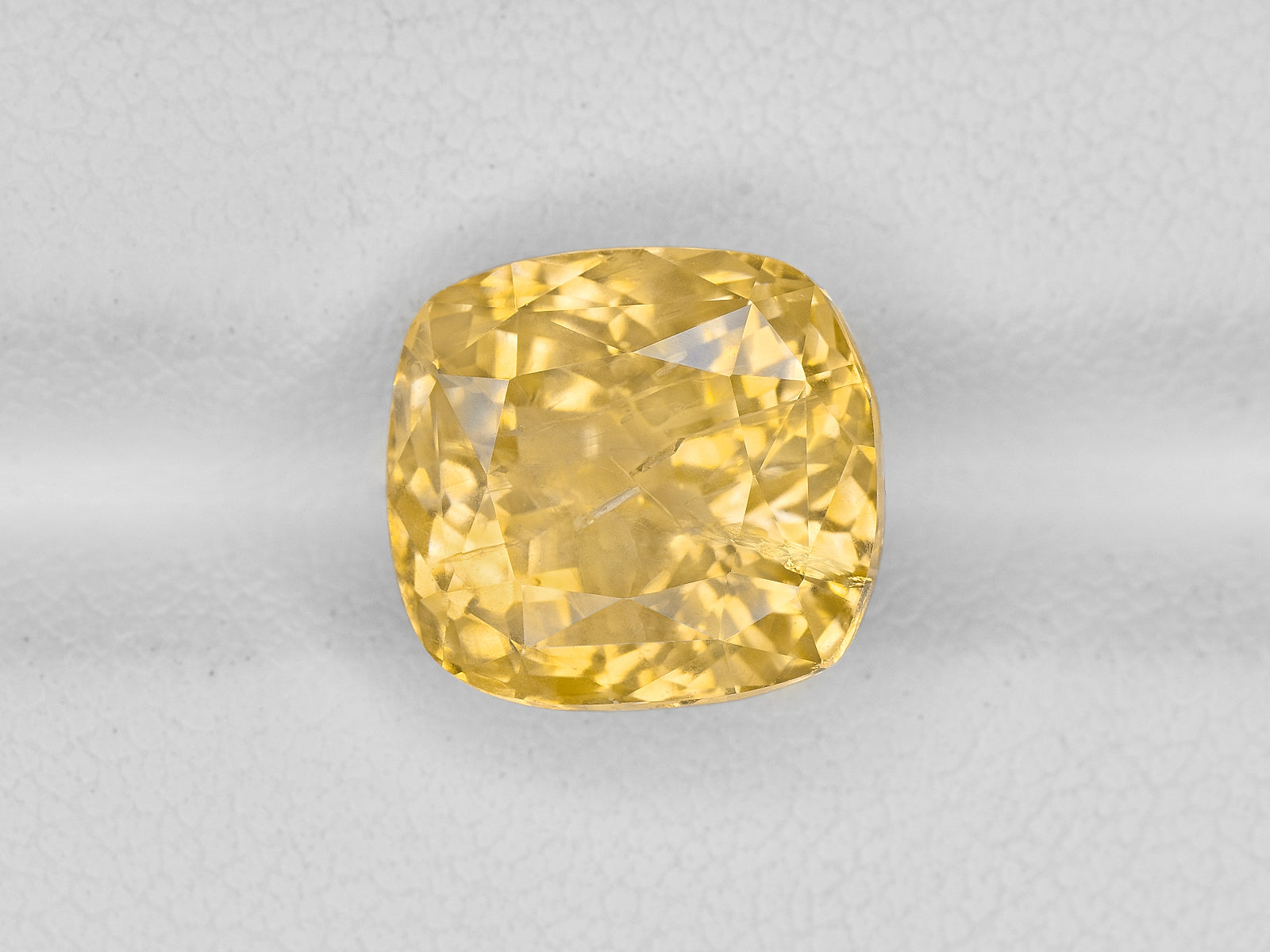 8801748-cushion-lustrous-yellow-igi-sri-lanka-natural-yellow-sapphire-7.24-ct