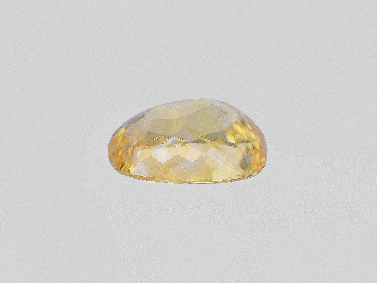 8801749-cushion-orangy-yellow-igi-sri-lanka-natural-yellow-sapphire-3.26-ct
