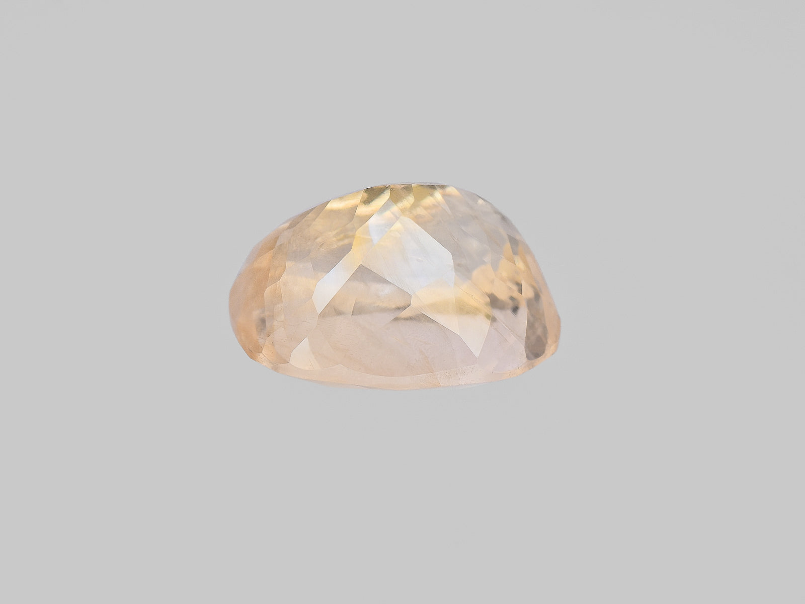 8801750-cushion-pastel-orangy-yellow-igi-sri-lanka-natural-yellow-sapphire-6.18-ct
