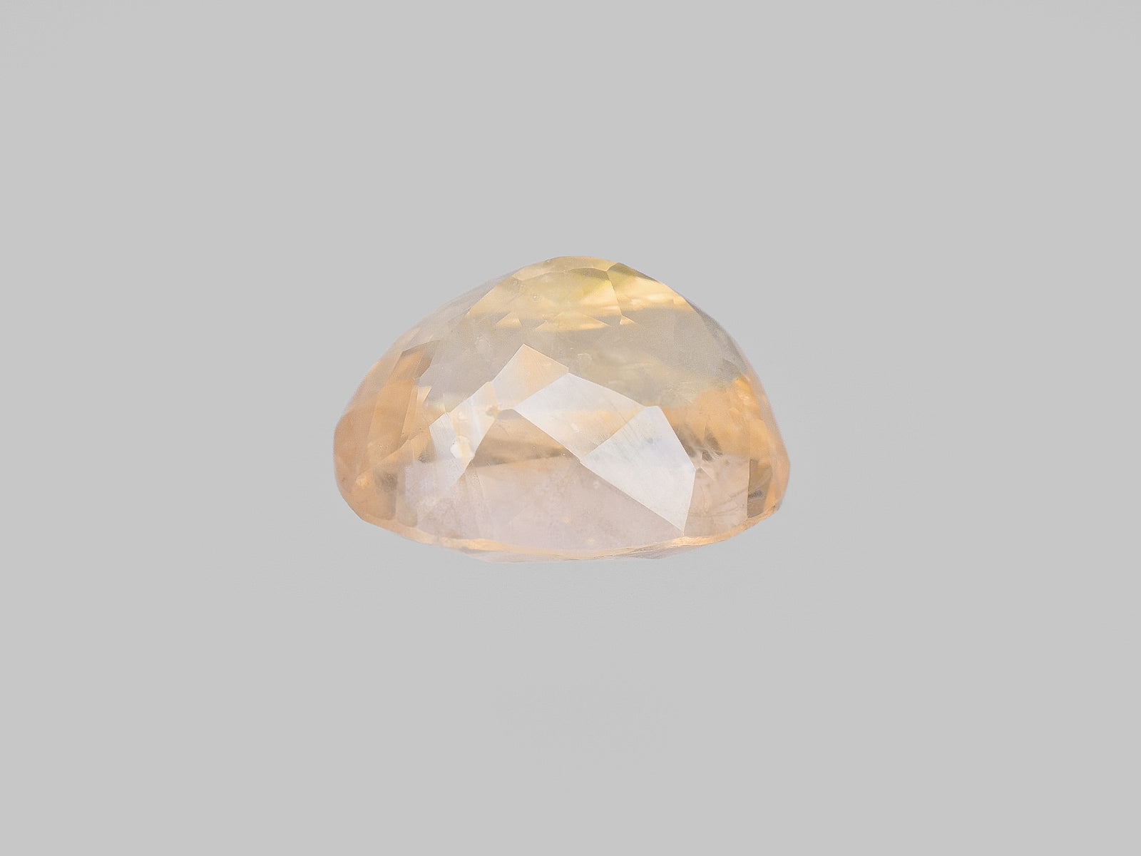 8801750-cushion-pastel-orangy-yellow-igi-sri-lanka-natural-yellow-sapphire-6.18-ct