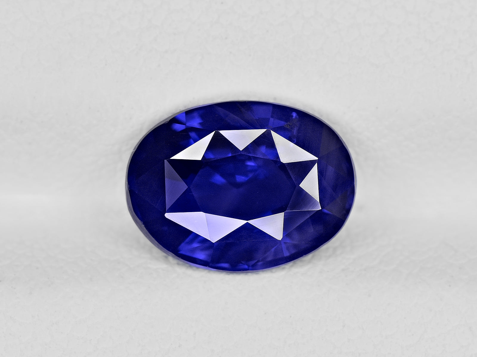 8801751-oval-intense-royal-blue-with-slight-violetish-hue-grs-sri-lanka-natural-blue-sapphire-2.58-ct