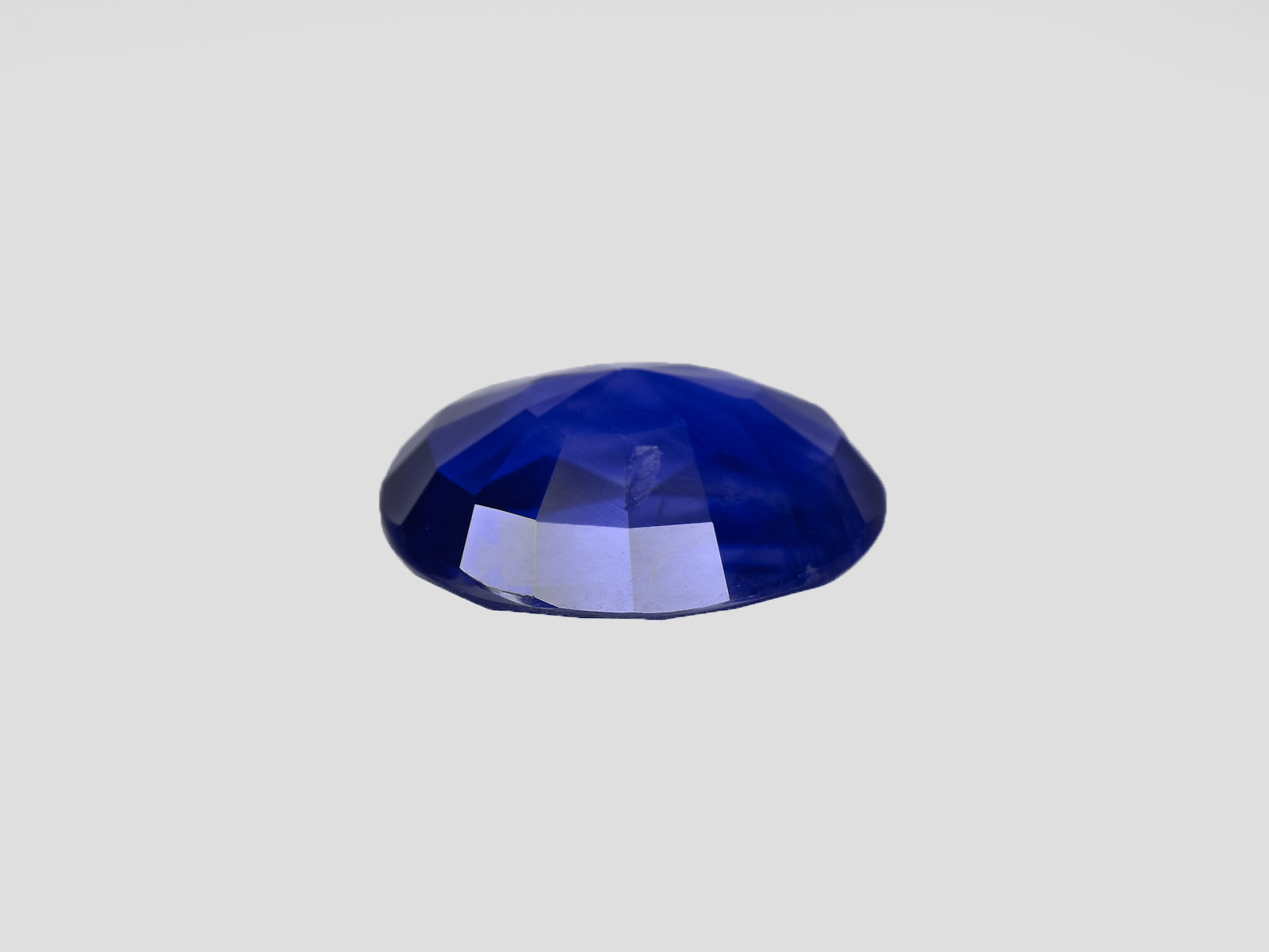 8801751-oval-intense-royal-blue-with-slight-violetish-hue-grs-sri-lanka-natural-blue-sapphire-2.58-ct