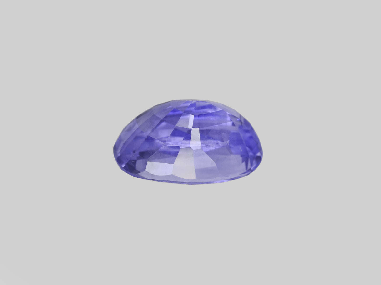 8801762-oval-lustrous-violetish-blue-gia-sri-lanka-natural-blue-sapphire-5.73-ct