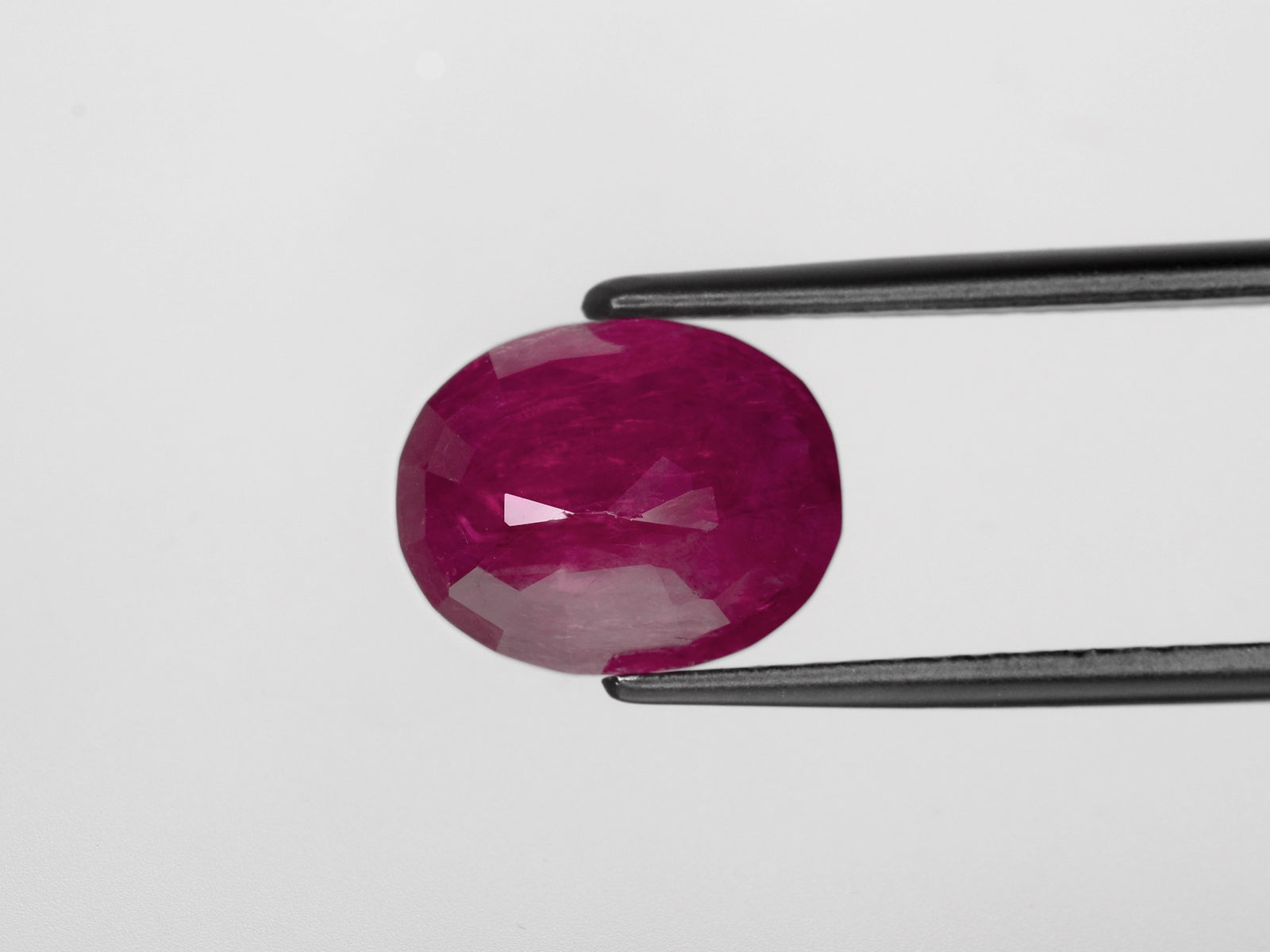 8800721-oval-deep-magenta-red-grs-burma-natural-ruby-4.74-ct
