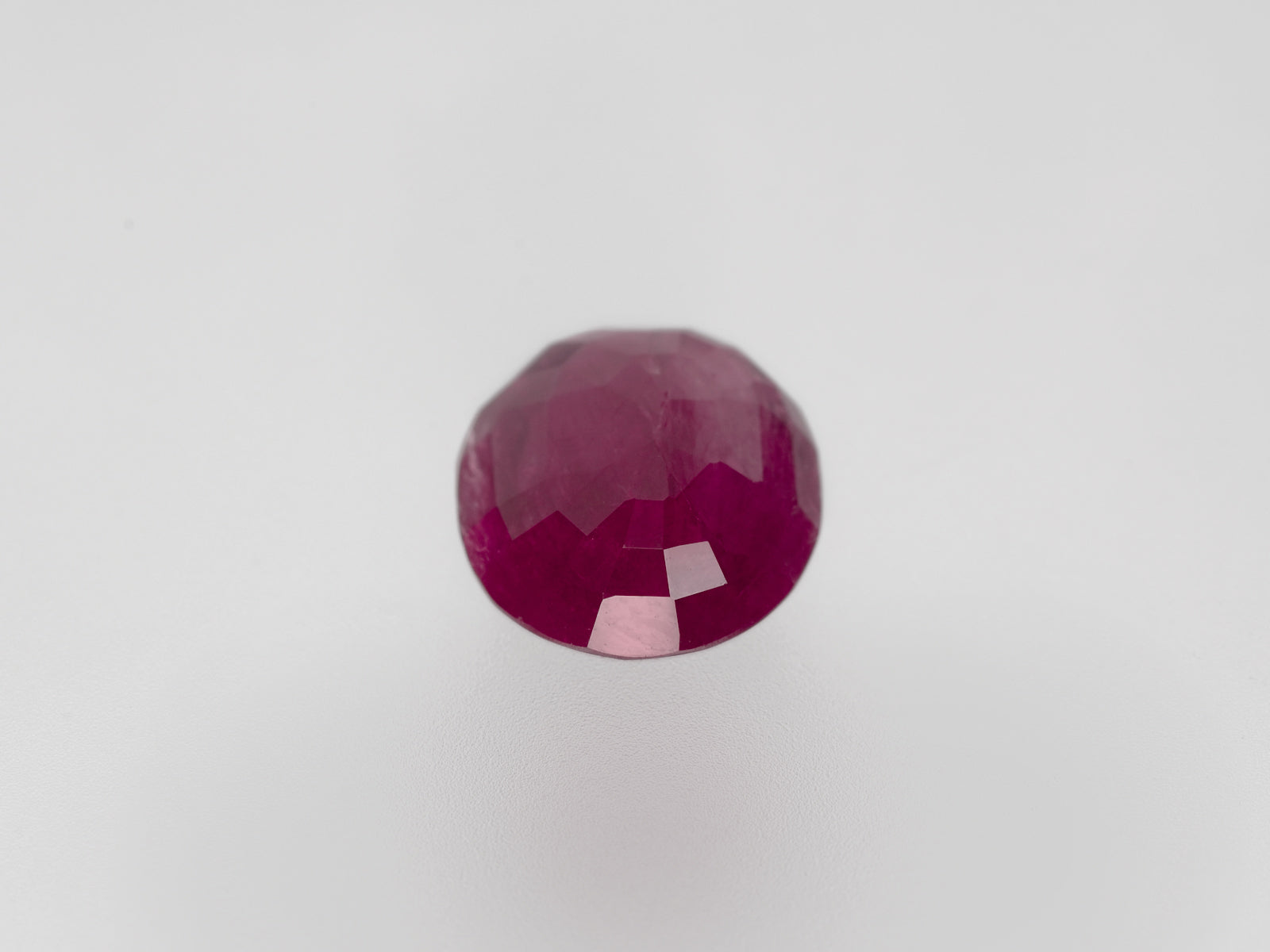 8800721-oval-deep-magenta-red-grs-burma-natural-ruby-4.74-ct