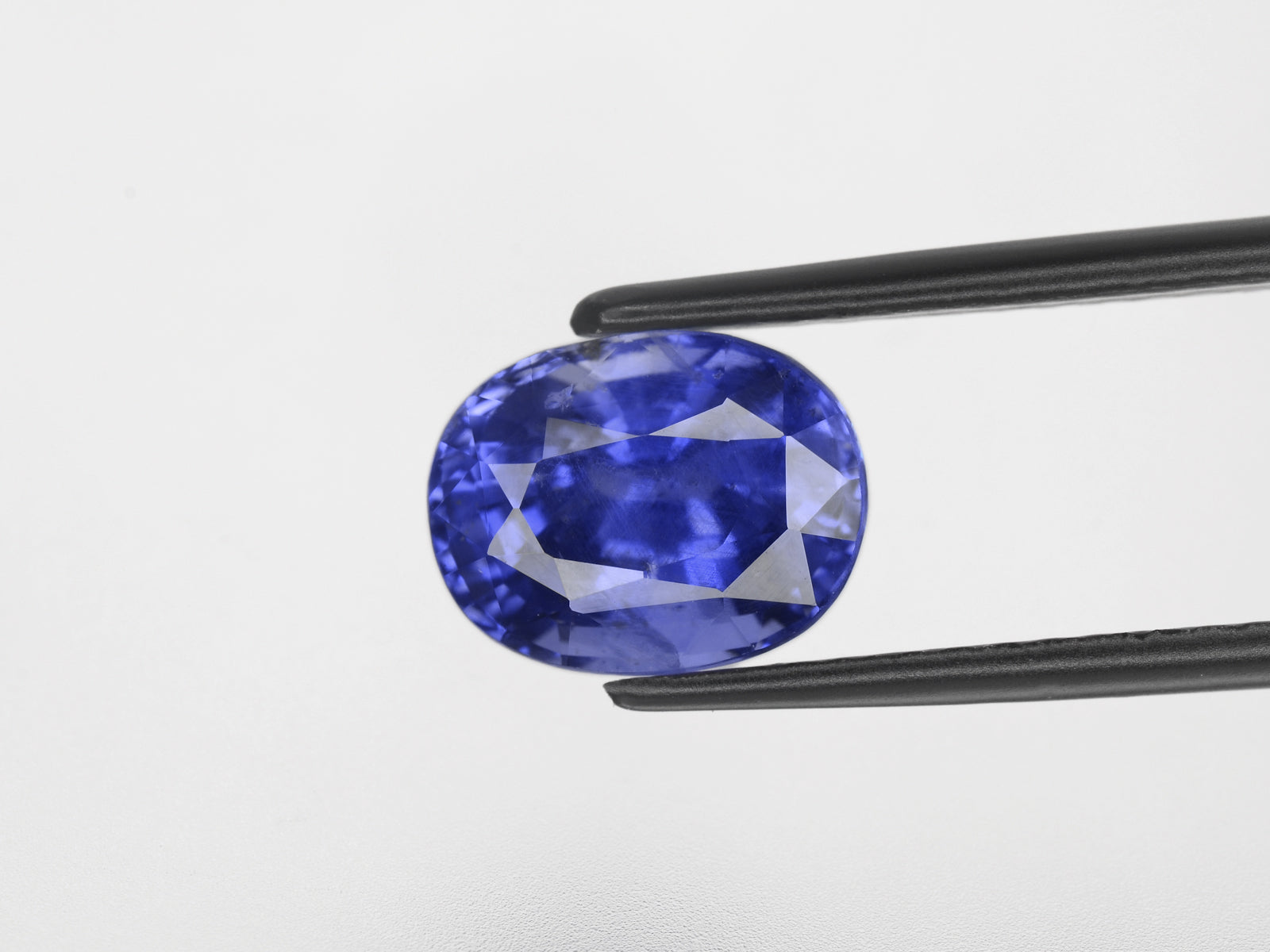 8800728-oval-fiery-deep-blue-grs-sri-lanka-natural-blue-sapphire-5.08-ct