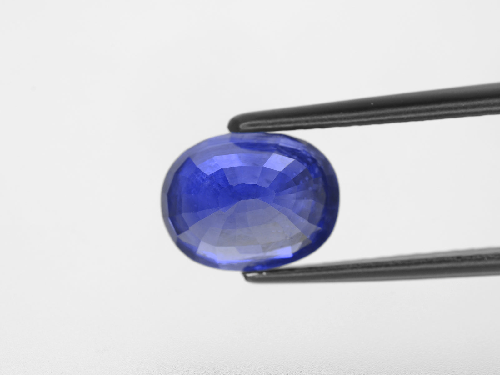 8800728-oval-fiery-deep-blue-grs-sri-lanka-natural-blue-sapphire-5.08-ct