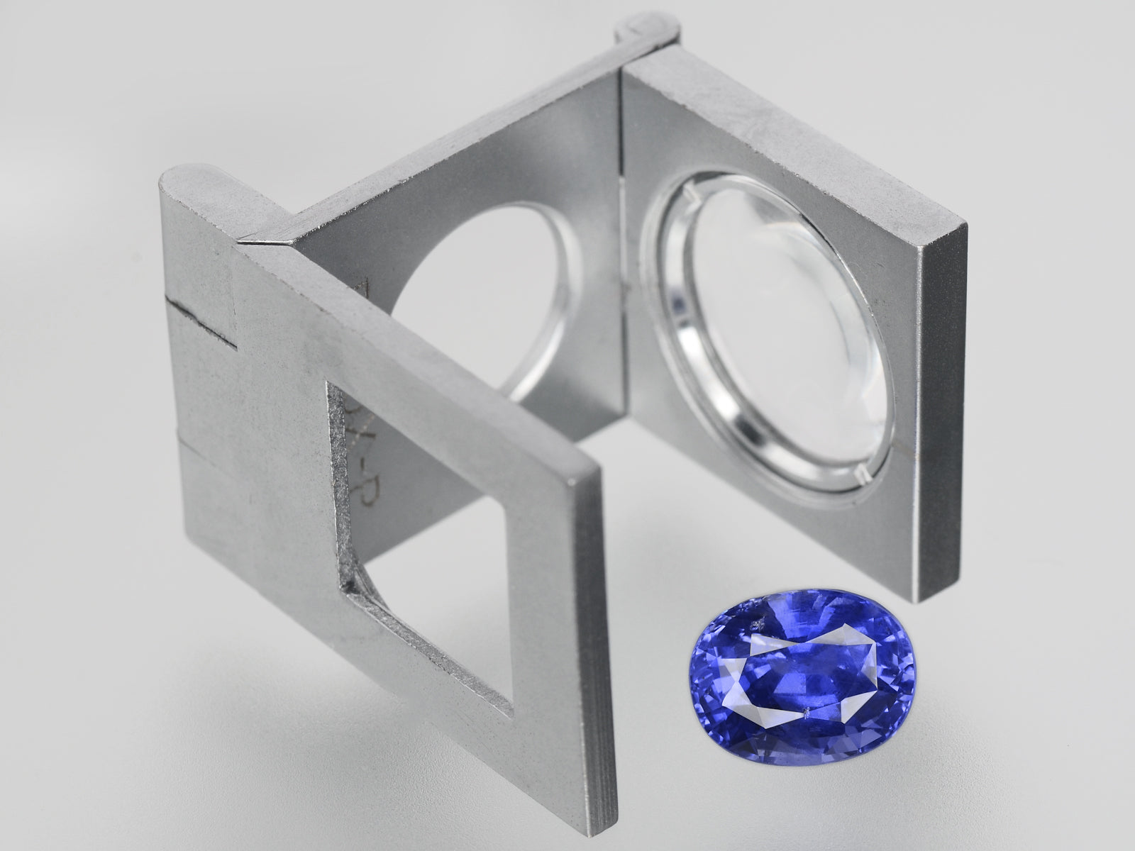 8800728-oval-fiery-deep-blue-grs-sri-lanka-natural-blue-sapphire-5.08-ct