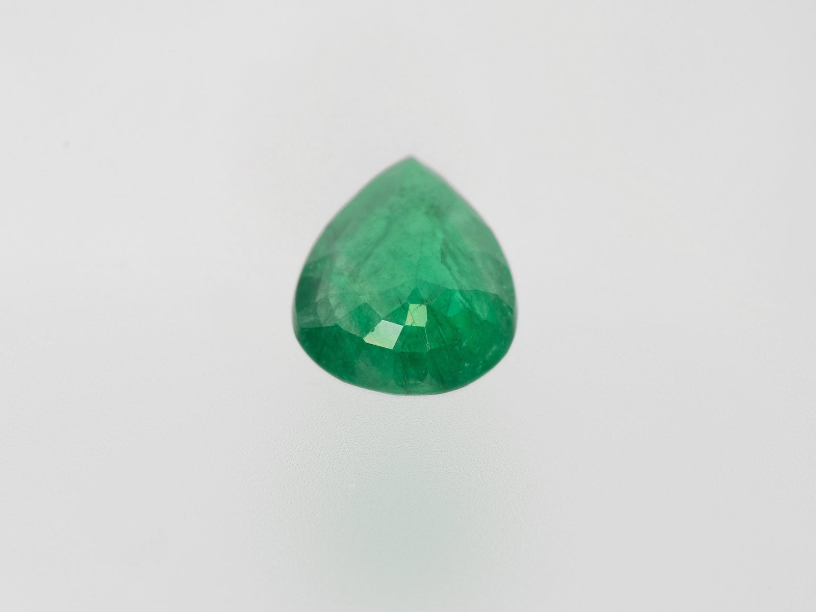 8800566-pear-intense-green-zambia-natural-emerald-2.12-ct
