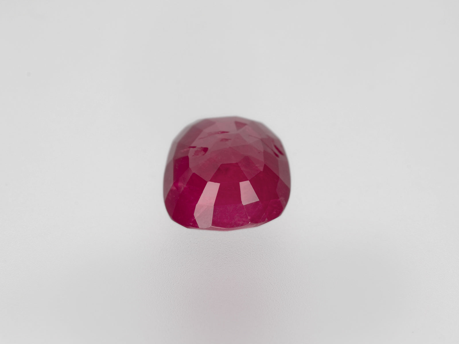 8800723-cushion-deep-pinkish-red-grs-burma-natural-ruby-6.39-ct