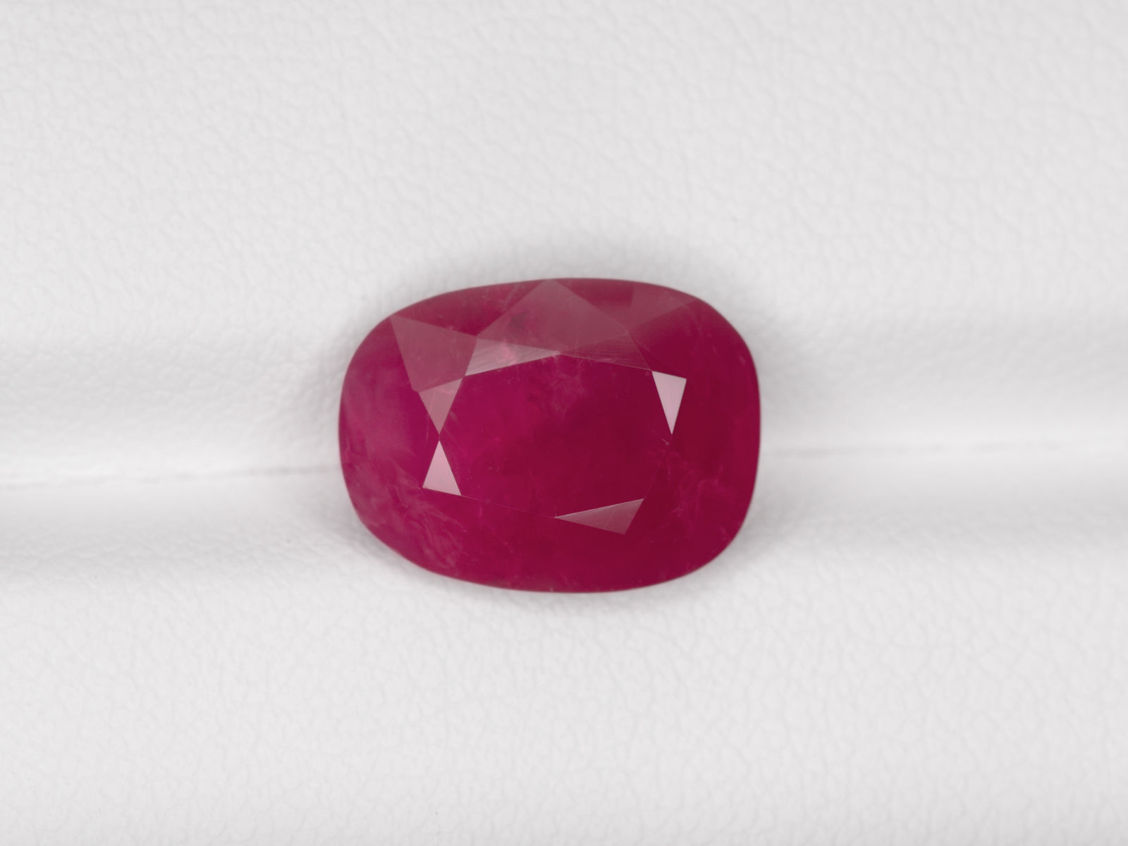 8800723-cushion-deep-pinkish-red-grs-burma-natural-ruby-6.39-ct