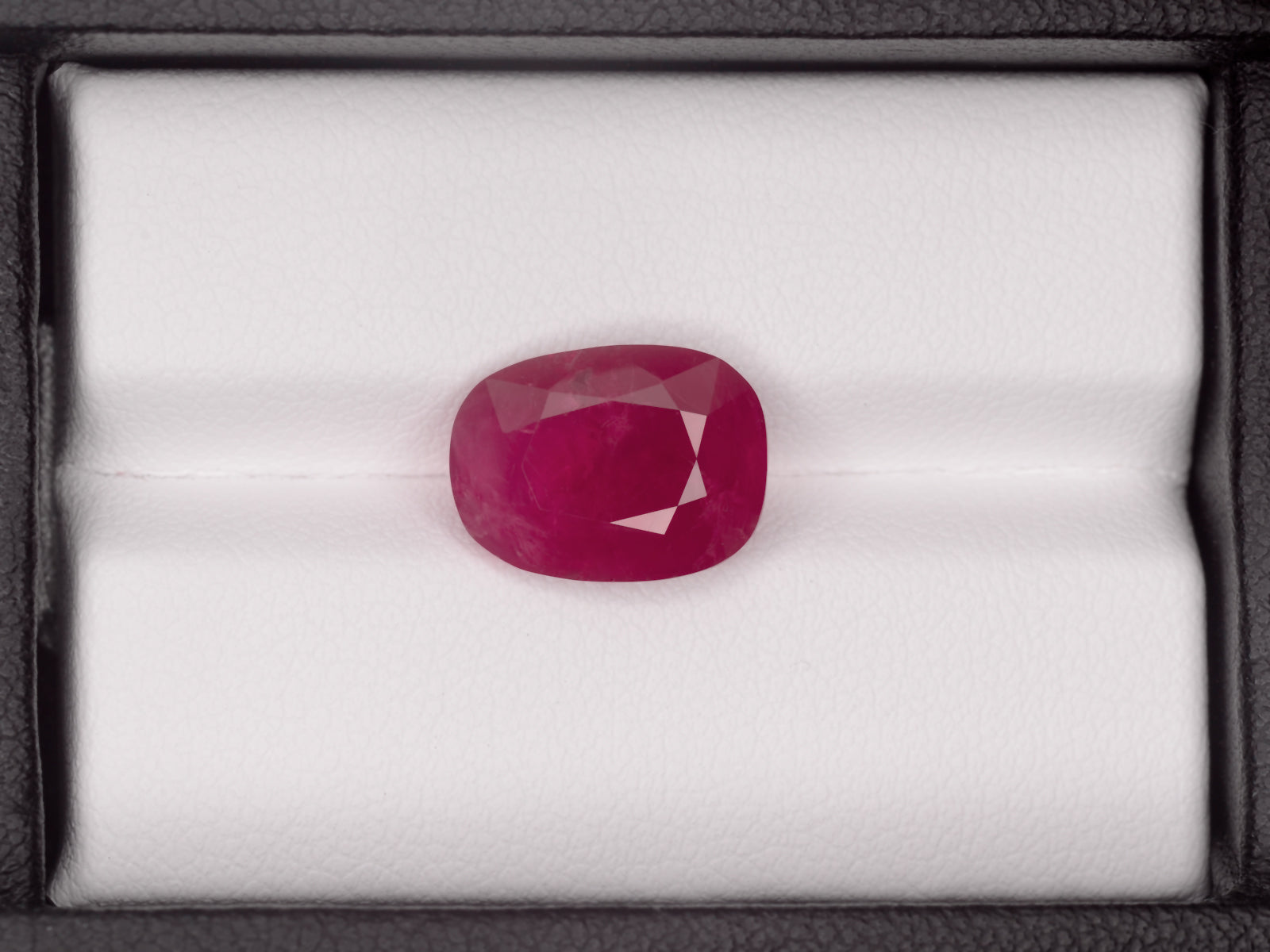 8800723-cushion-deep-pinkish-red-grs-burma-natural-ruby-6.39-ct