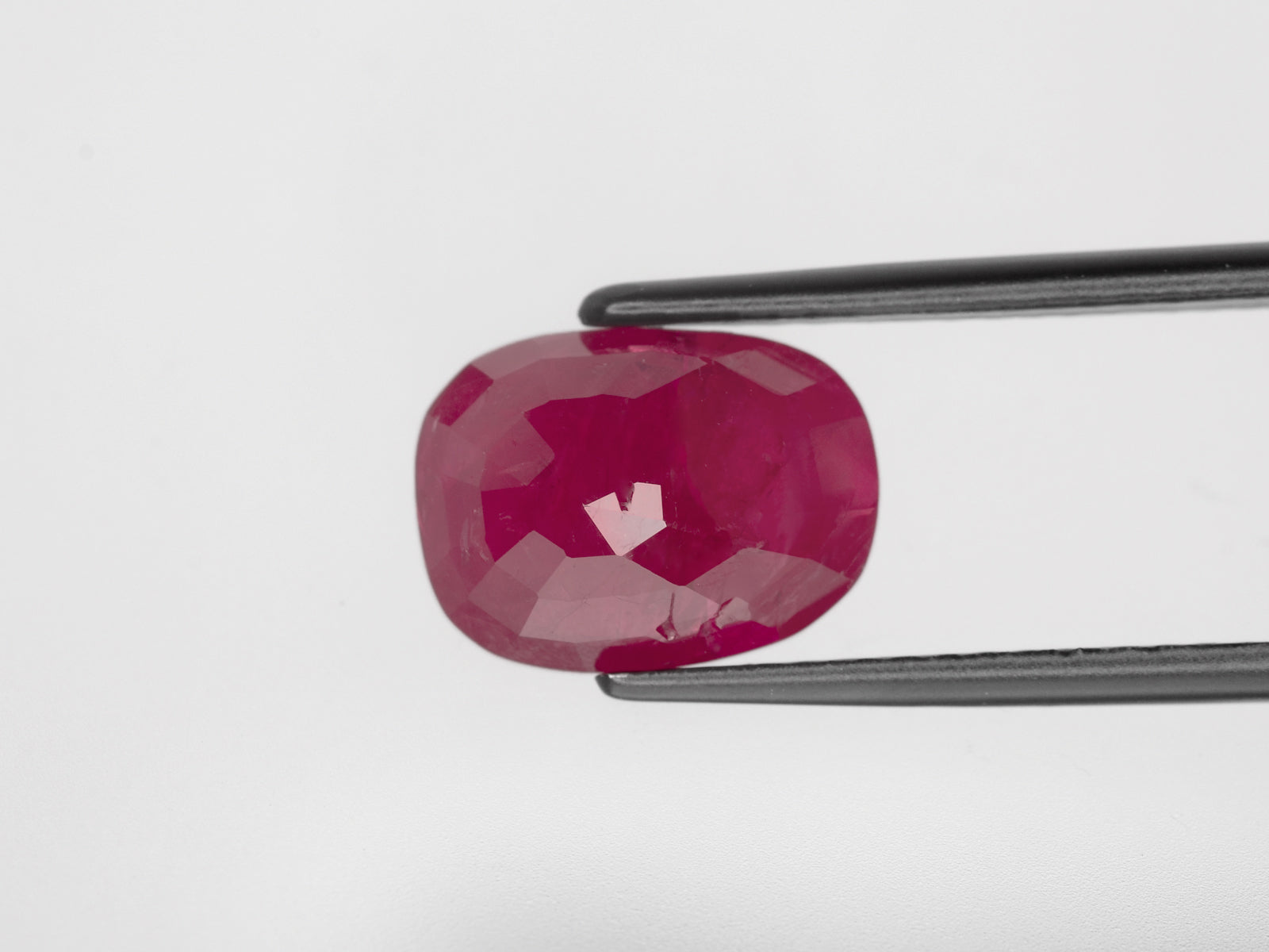 8800723-cushion-deep-pinkish-red-grs-burma-natural-ruby-6.39-ct