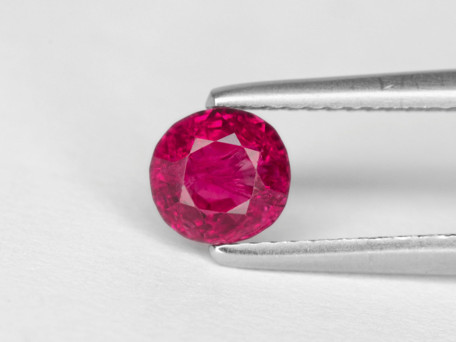8800163-round-lustrous-intense-pinkish-red-grs-burma-natural-ruby-1.43-ct