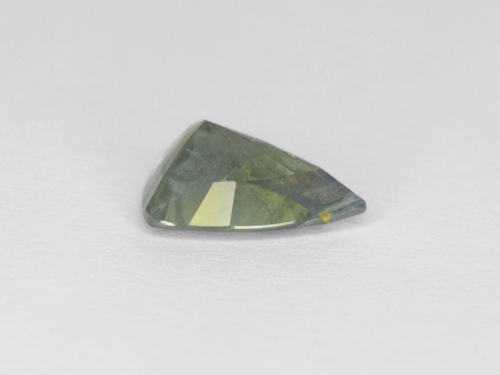 8800145-triangular-brownish-yellowish-green-changing-to-brownish-purple-gia-madagascar-natural-alexandrite-5.39-ct
