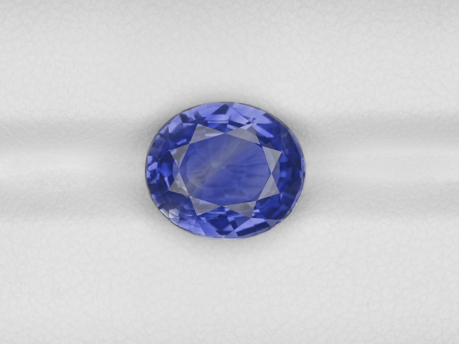 8800002-oval-lively-intense-blue-color-zoning-grs-madagascar-natural-blue-sapphire-6.24-ct