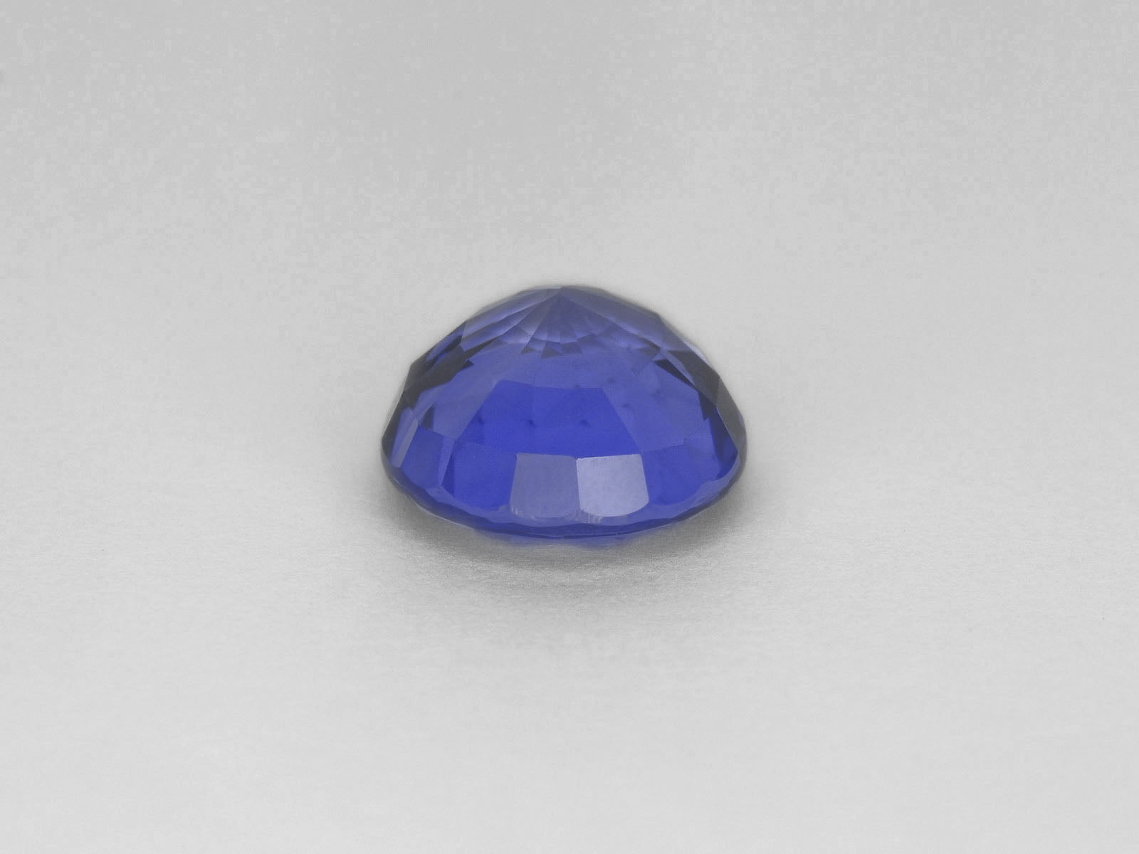 8800002-oval-lively-intense-blue-color-zoning-grs-madagascar-natural-blue-sapphire-6.24-ct