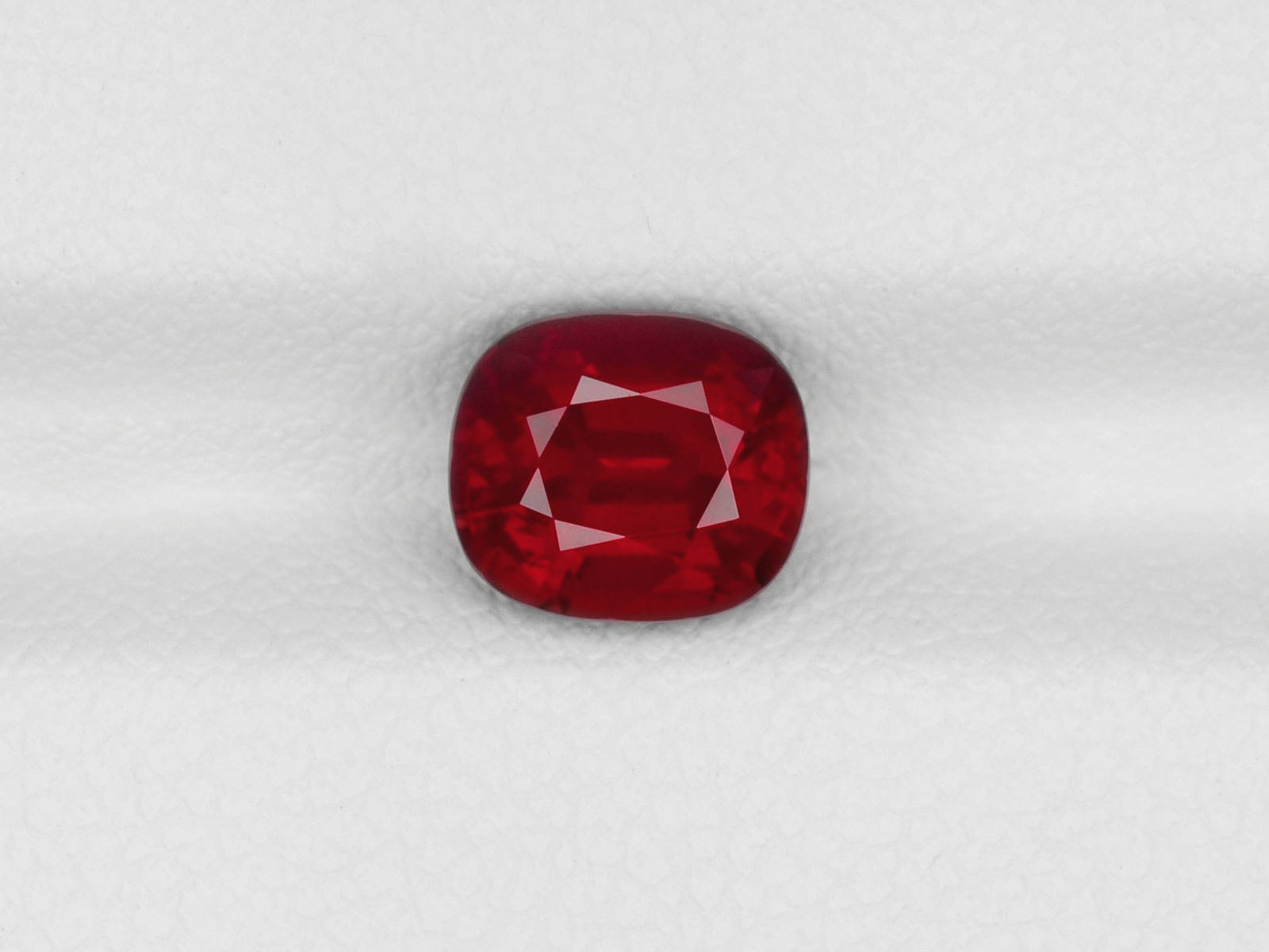 8800004-cushion-fiery-vivid-pigeon-blood-red-grs-mozambique-natural-ruby-2.01-ct