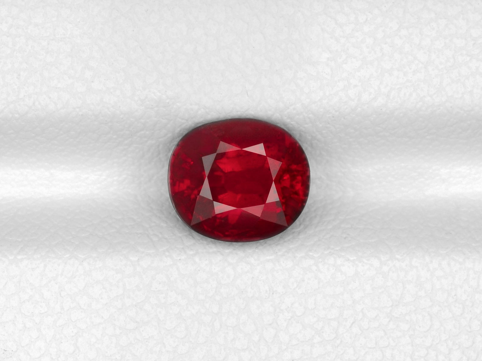8800005-oval-vivid-pigeon-blood-red-grs-mozambique-natural-ruby-2.00-ct
