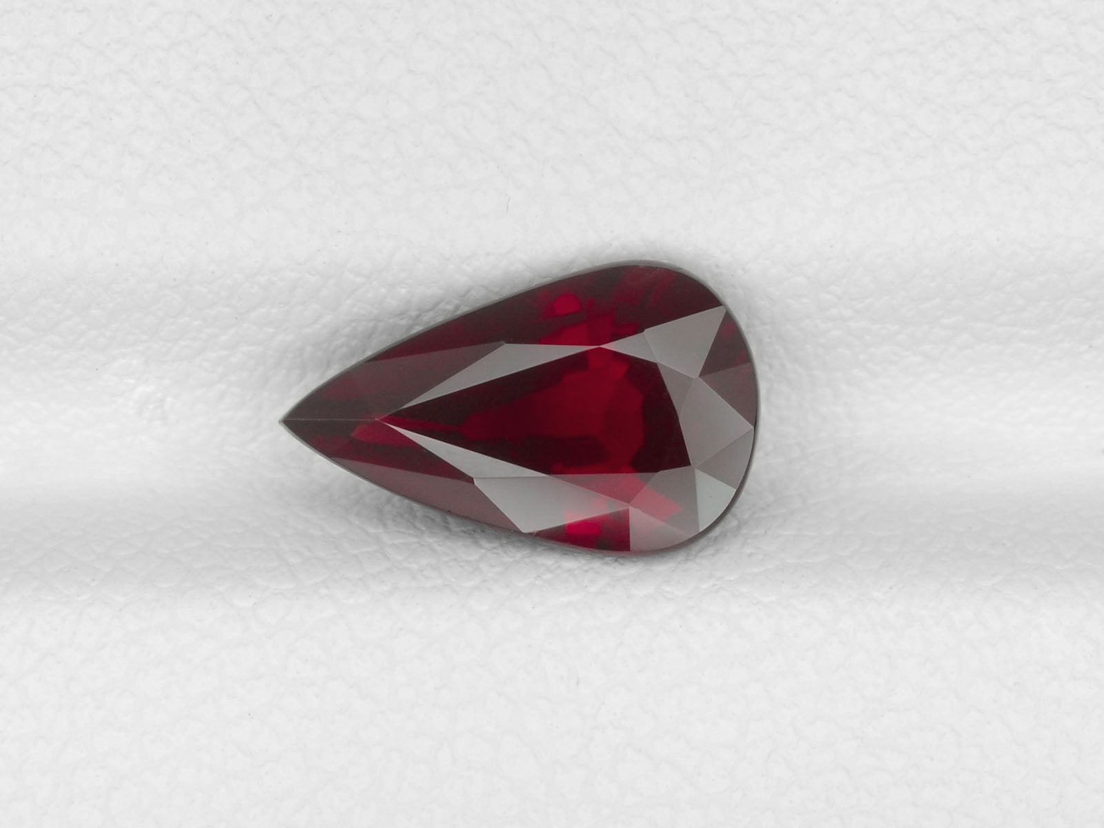 8800012-pear-deep-pigeon-blood-red-grs-mozambique-natural-ruby-2.03-ct
