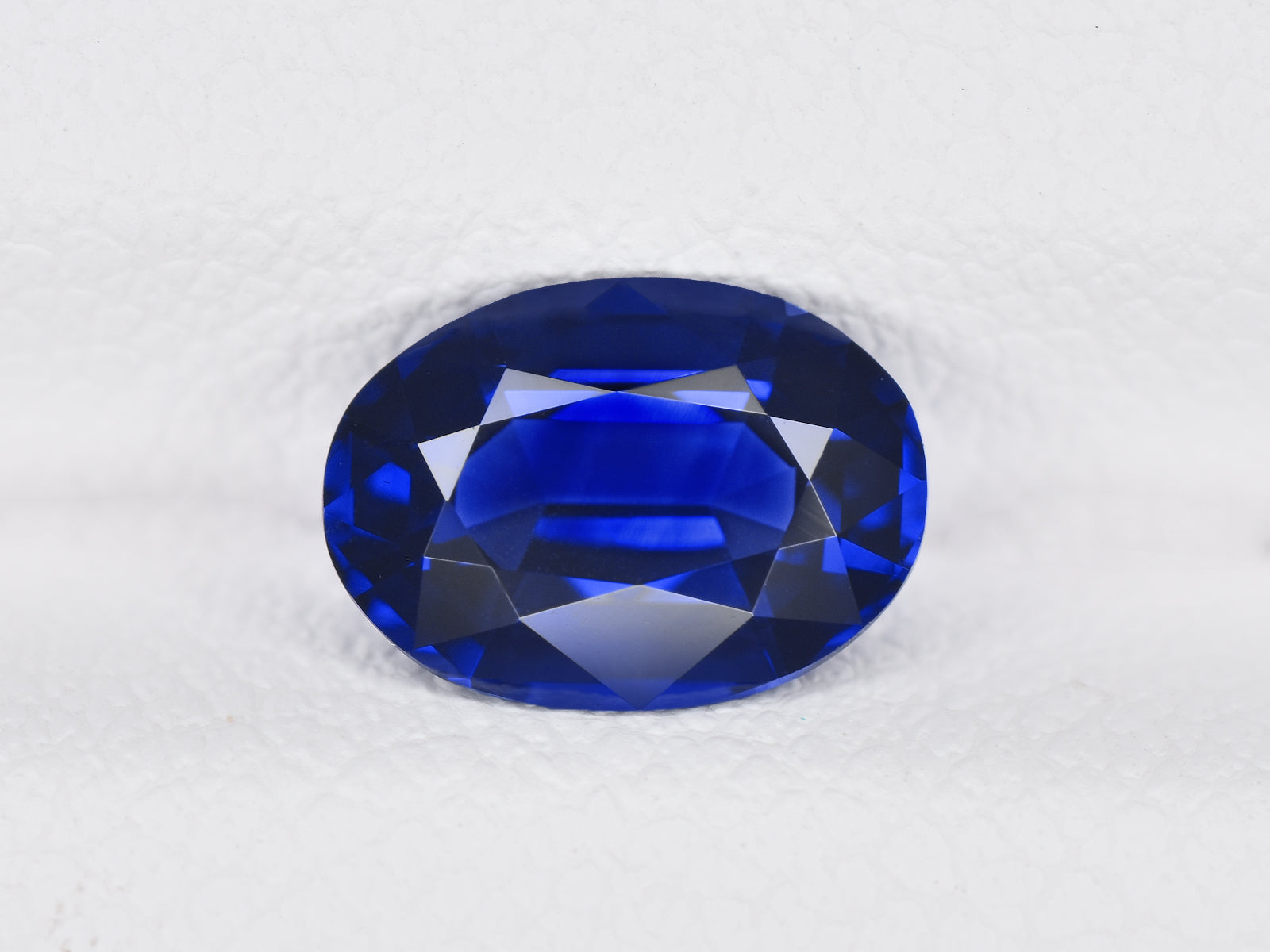 8801401-oval-fiery-vivid-royal-blue-grs-madagascar-natural-blue-sapphire-1.32-ct