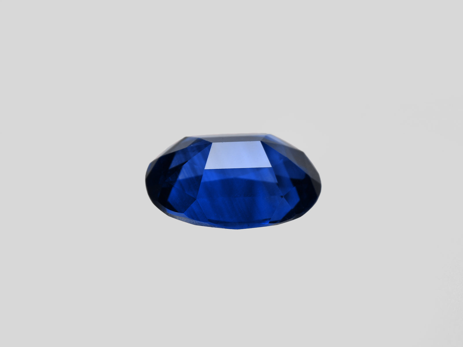 8801401-oval-fiery-vivid-royal-blue-grs-madagascar-natural-blue-sapphire-1.32-ct
