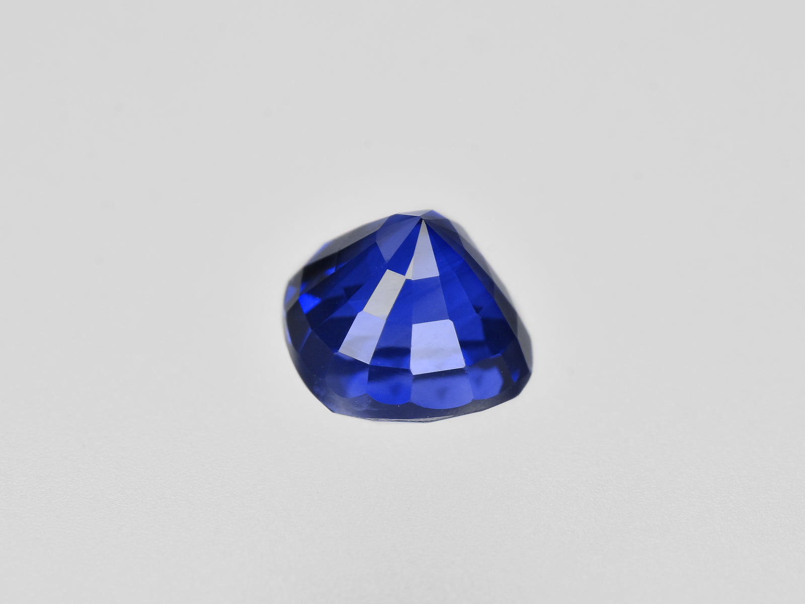 8801402-cushion-rich-velvety-royal-blue-grs-madagascar-natural-blue-sapphire-1.52-ct
