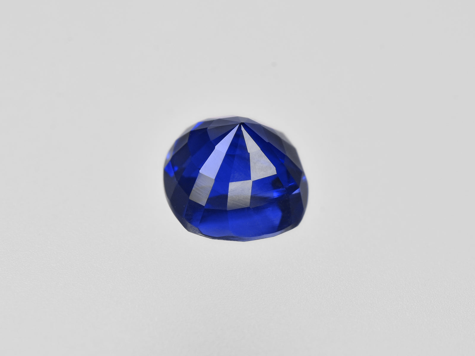 8801402-cushion-rich-velvety-royal-blue-grs-madagascar-natural-blue-sapphire-1.52-ct