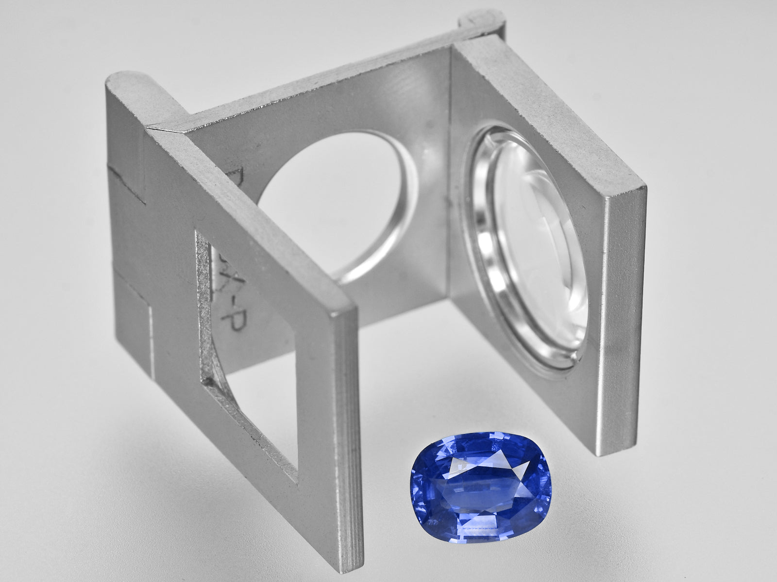 8801160-cushion-velvety-cornflower-blue-gia-madagascar-natural-blue-sapphire-2.33-ct