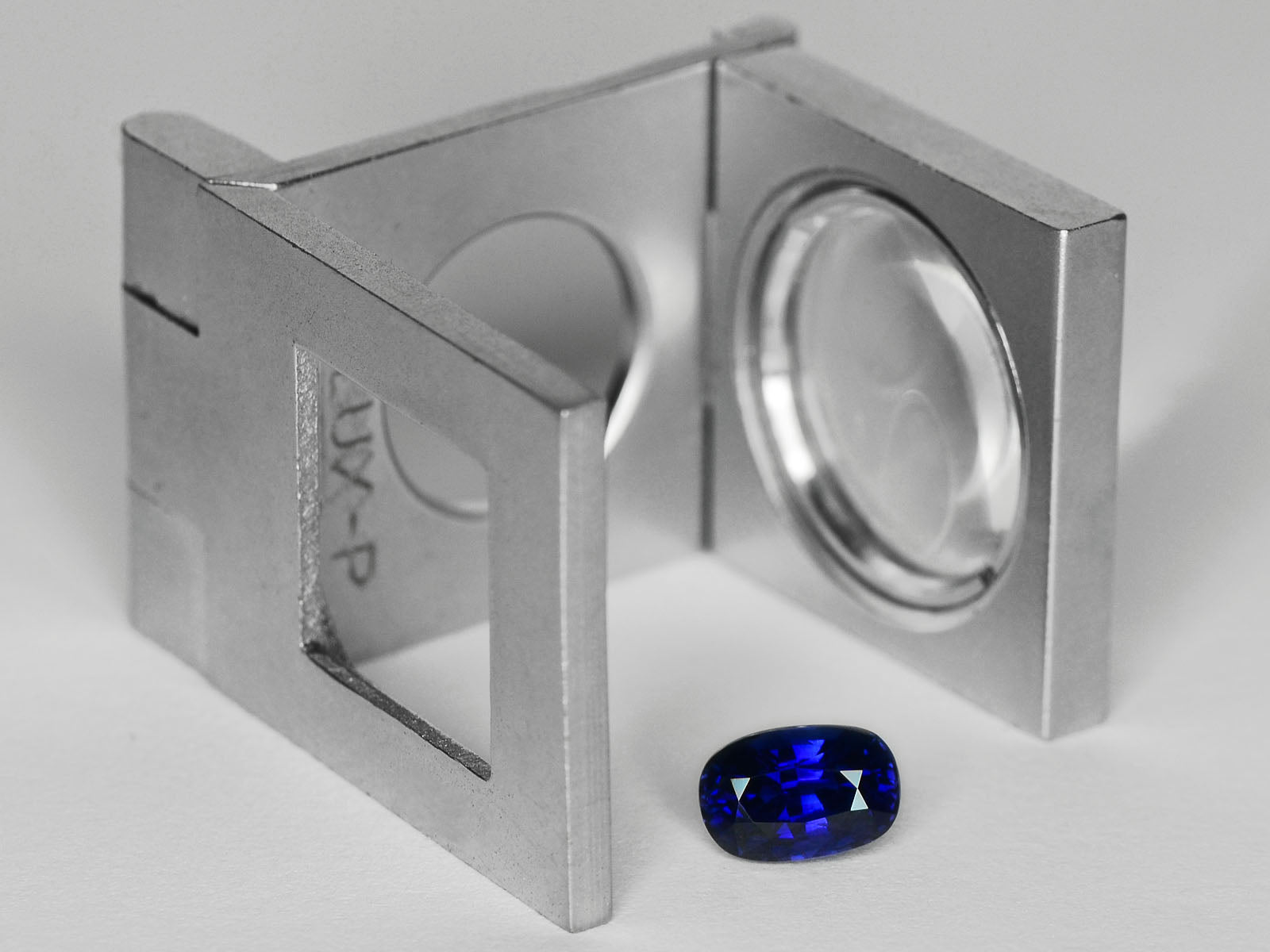 8800168-oval-rich-intense-royal-blue-grs-madagascar-natural-blue-sapphire-1.46-ct
