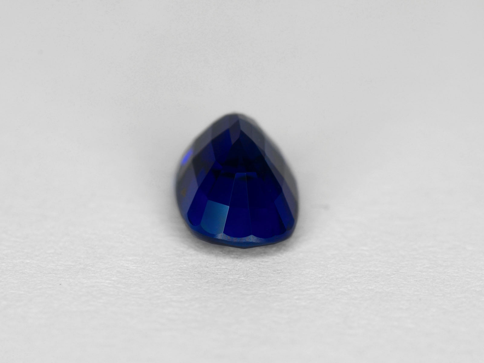 8800168-oval-rich-intense-royal-blue-grs-madagascar-natural-blue-sapphire-1.46-ct