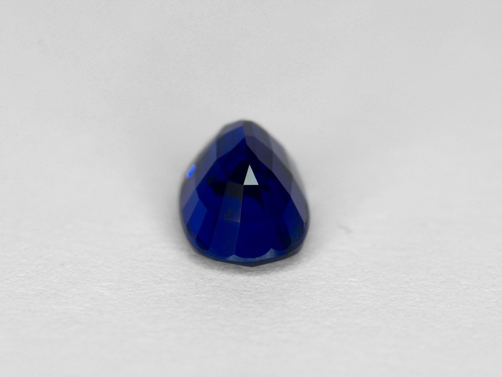 8800168-oval-rich-intense-royal-blue-grs-madagascar-natural-blue-sapphire-1.46-ct