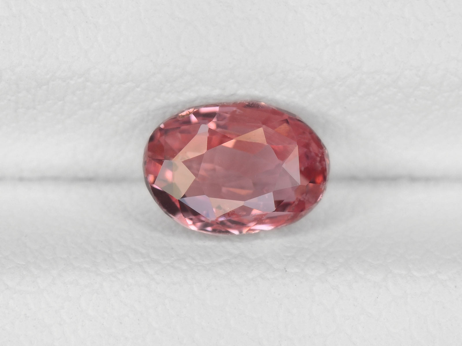 8800359-oval-intense-orangy-pink-grs-madagascar-natural-padparadscha-1.06-ct