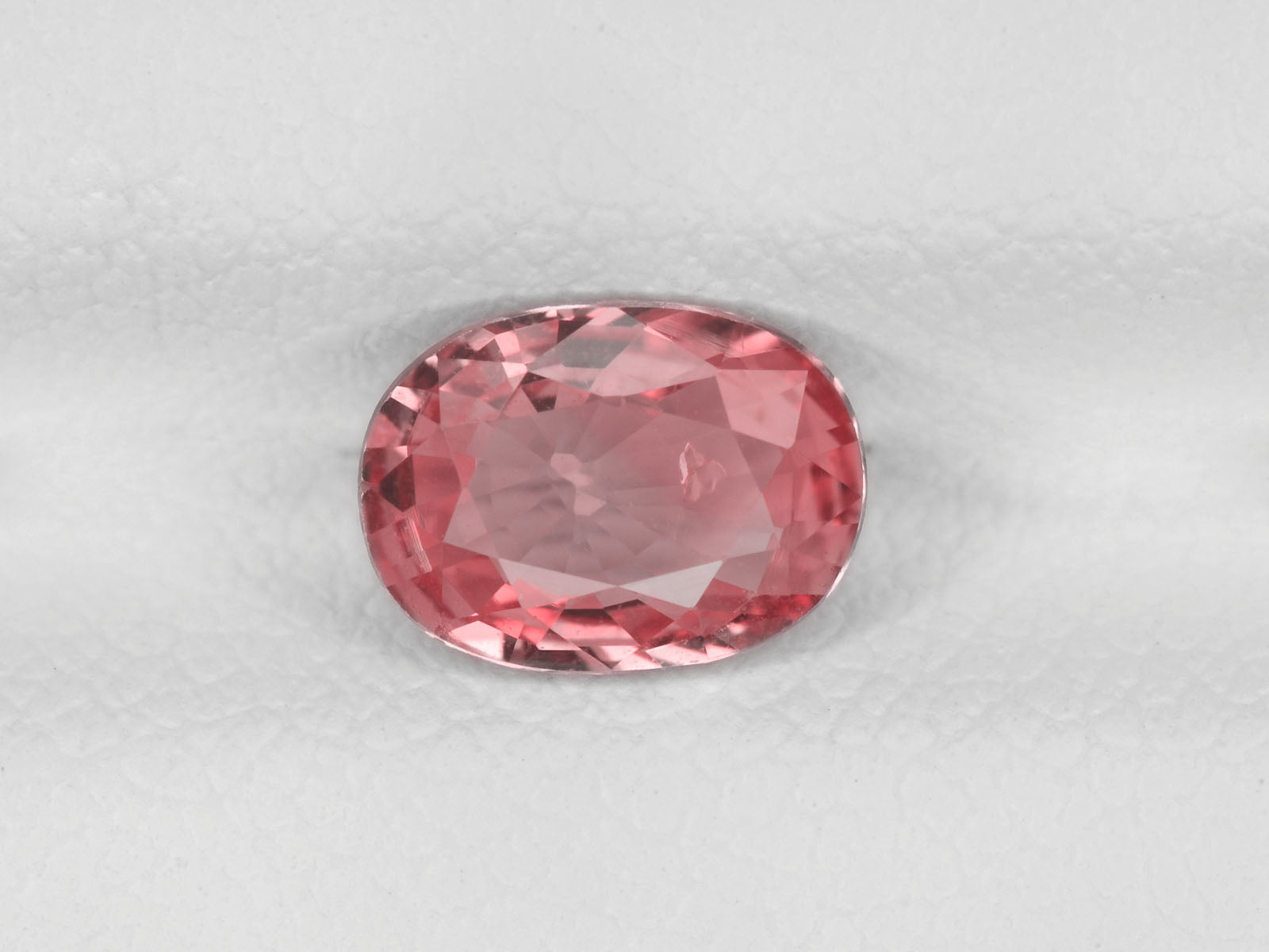 8800366-oval-orangy-pink-grs-madagascar-natural-padparadscha-0.93-ct