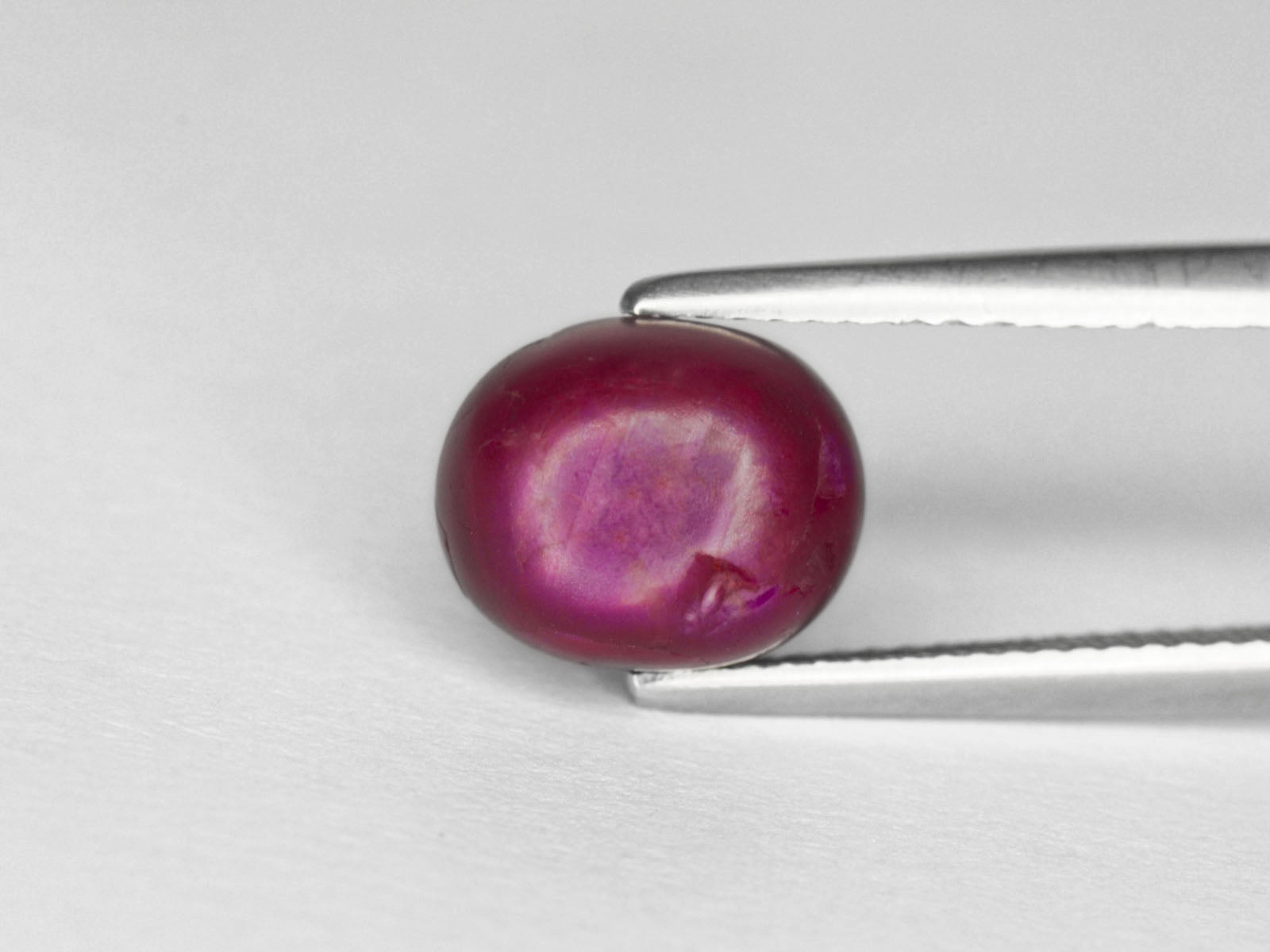 8800171-cabochon-intense-magenta-red-grs-burma-natural-star-ruby-7.64-ct