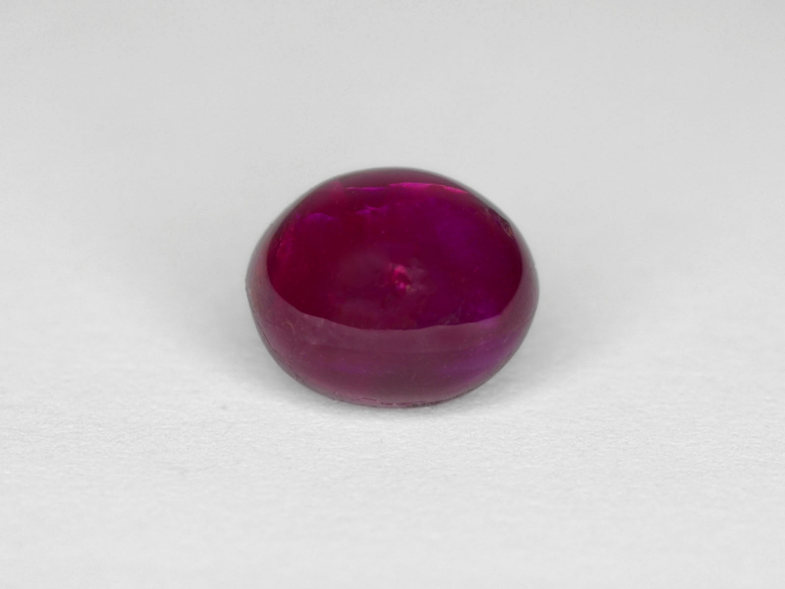 8800171-cabochon-intense-magenta-red-grs-burma-natural-star-ruby-7.64-ct