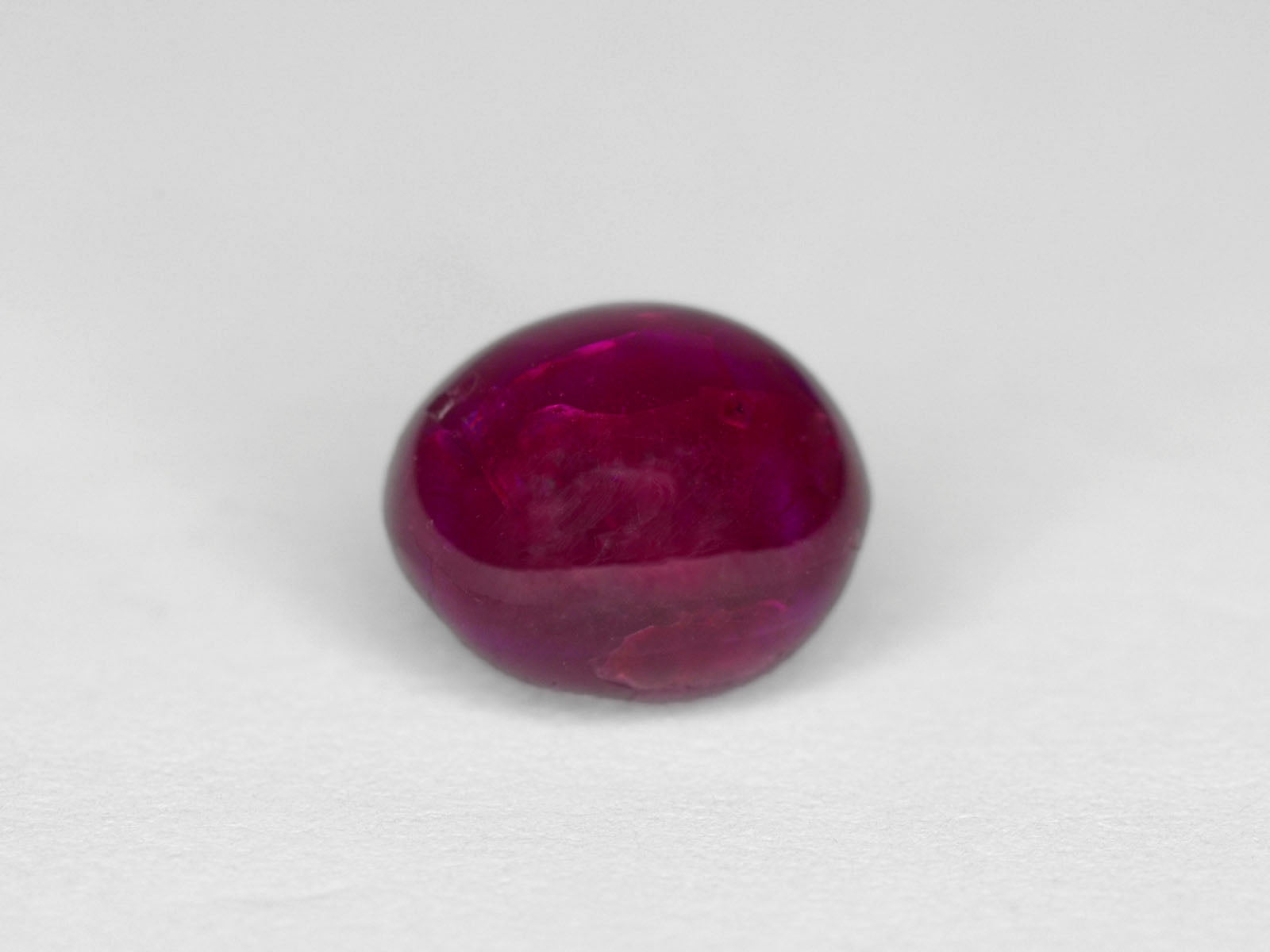 8800171-cabochon-intense-magenta-red-grs-burma-natural-star-ruby-7.64-ct