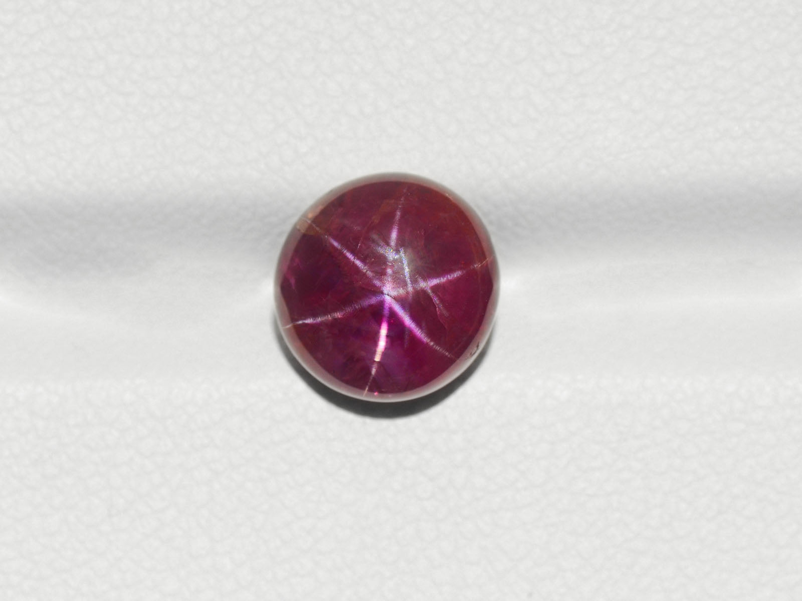 8800172-cabochon-intense-red-grs-burma-natural-star-ruby-5.20-ct