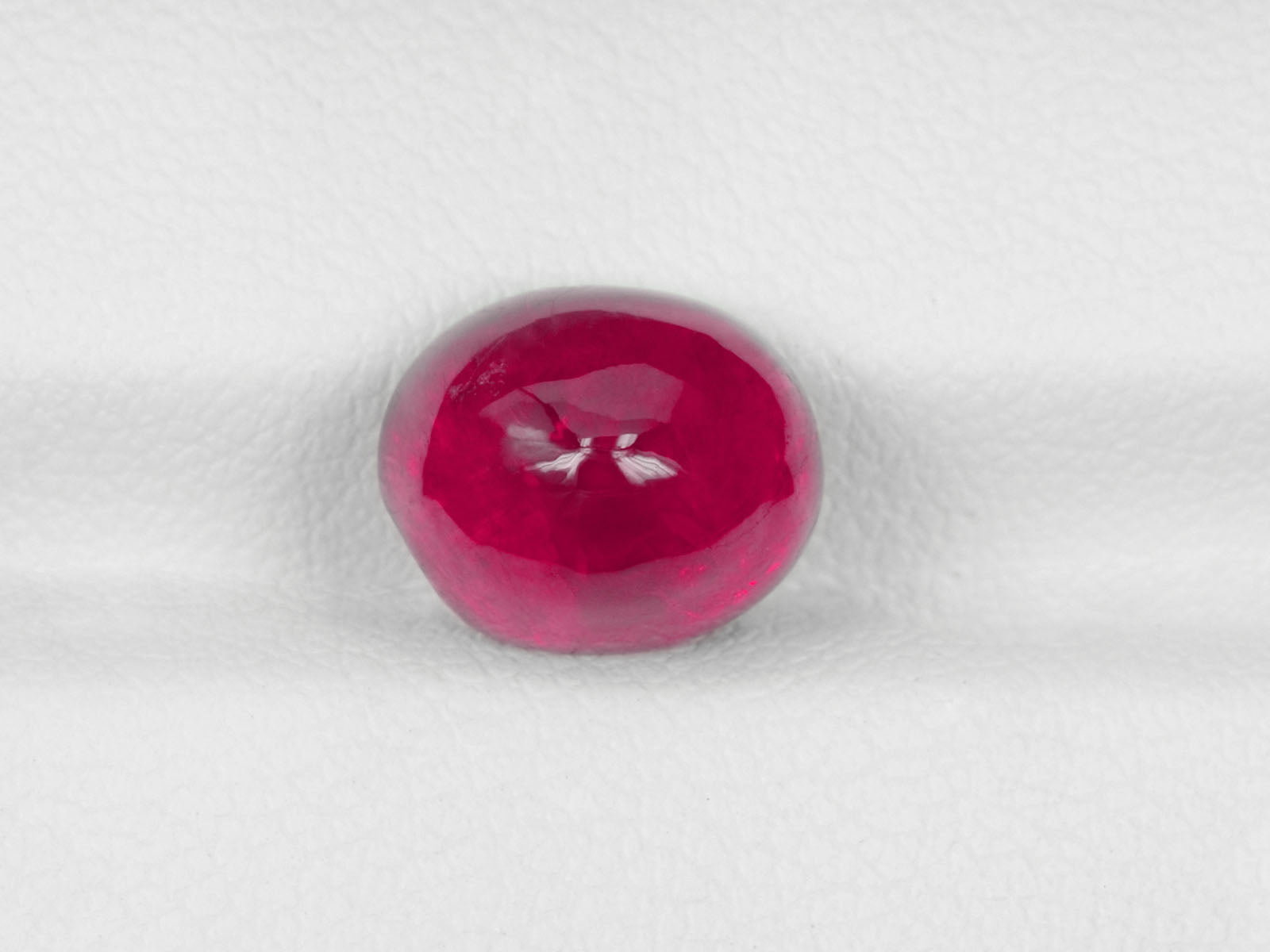 8800173-cabochon-rich-velvety-pinkish-red-grs-tajikistan-natural-ruby-5.15-ct
