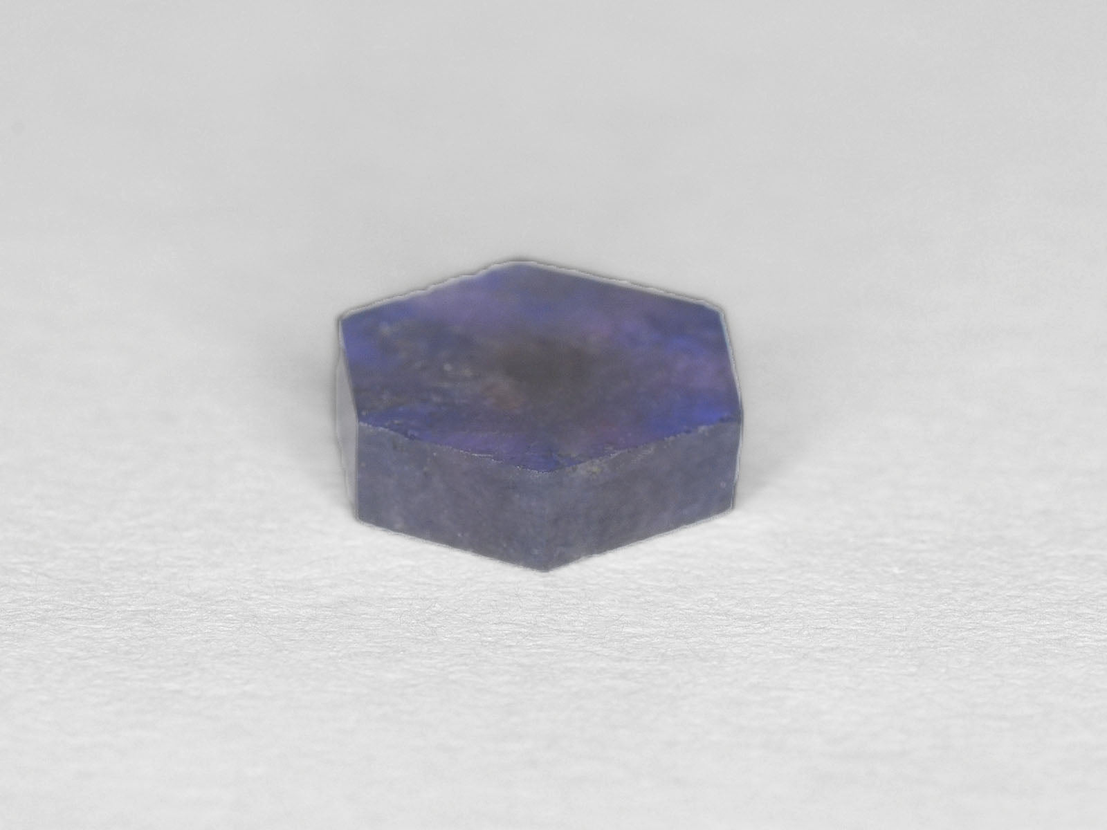 8800323-cabochon-lively-violetish-blue-igi-afghanistan-natural-trapiche-sapphire-3.18-ct