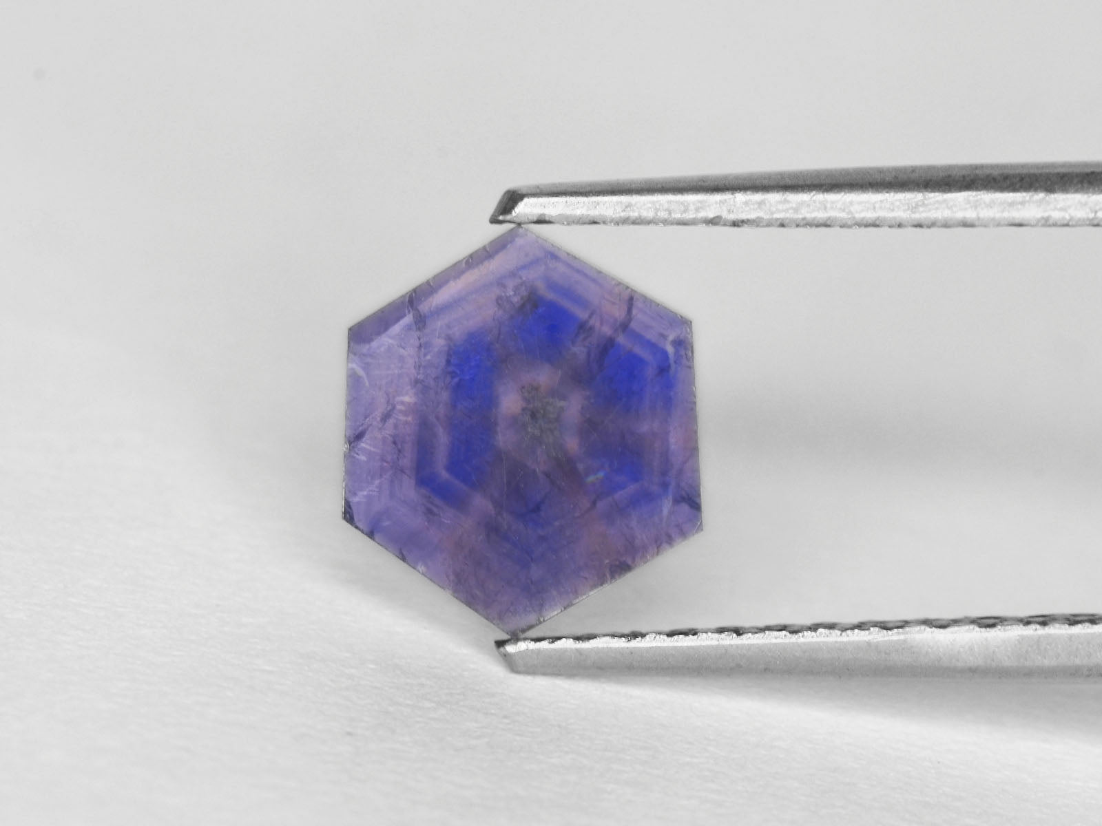 8800324-cabochon-lively-violetish-blue-igi-afghanistan-natural-trapiche-sapphire-2.12-ct