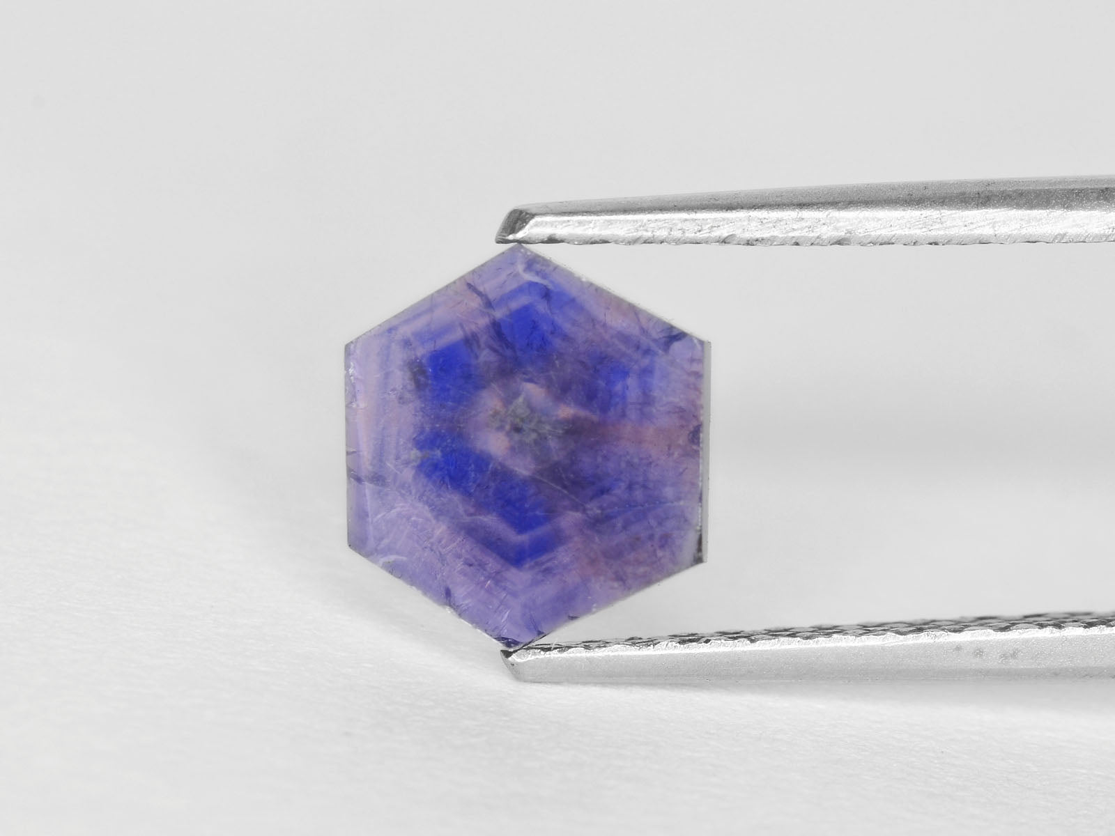 8800324-cabochon-lively-violetish-blue-igi-afghanistan-natural-trapiche-sapphire-2.12-ct