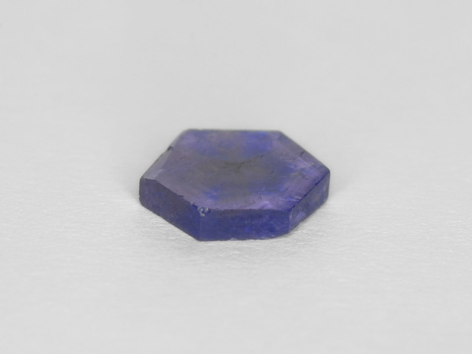 8800324-cabochon-lively-violetish-blue-igi-afghanistan-natural-trapiche-sapphire-2.12-ct